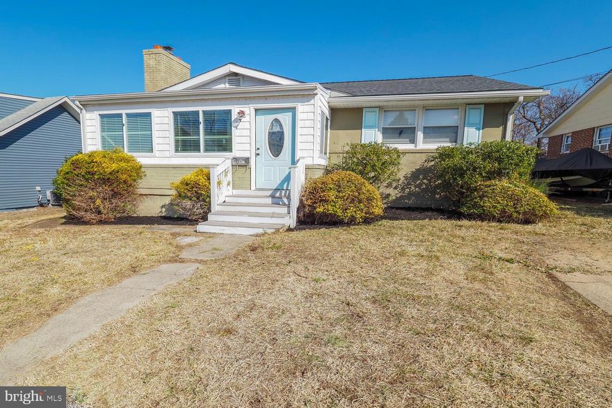 BACK ON MARKET, DUE TO BUYER LOSING FINANCING!! Adorable and affordable! This Riviera Beach Cutie is Picture Perfect and Ready for her new owners! Fresh paint, new carpet and flooring, new granite counter tops. This home offers three bedrooms and full bathroom on main floor along with sunroom and living and kitchen with new granite counter tops, New carpet throughout bedrooms and wood laminate flooring in living room and kitchen. Lower level offers additional bedroom with full bathroom and extra living space. Washer and Dryer and Storage. Great fenced back yard for your kids and pets. Voluntary community association gains boat ramp access and other amenties.