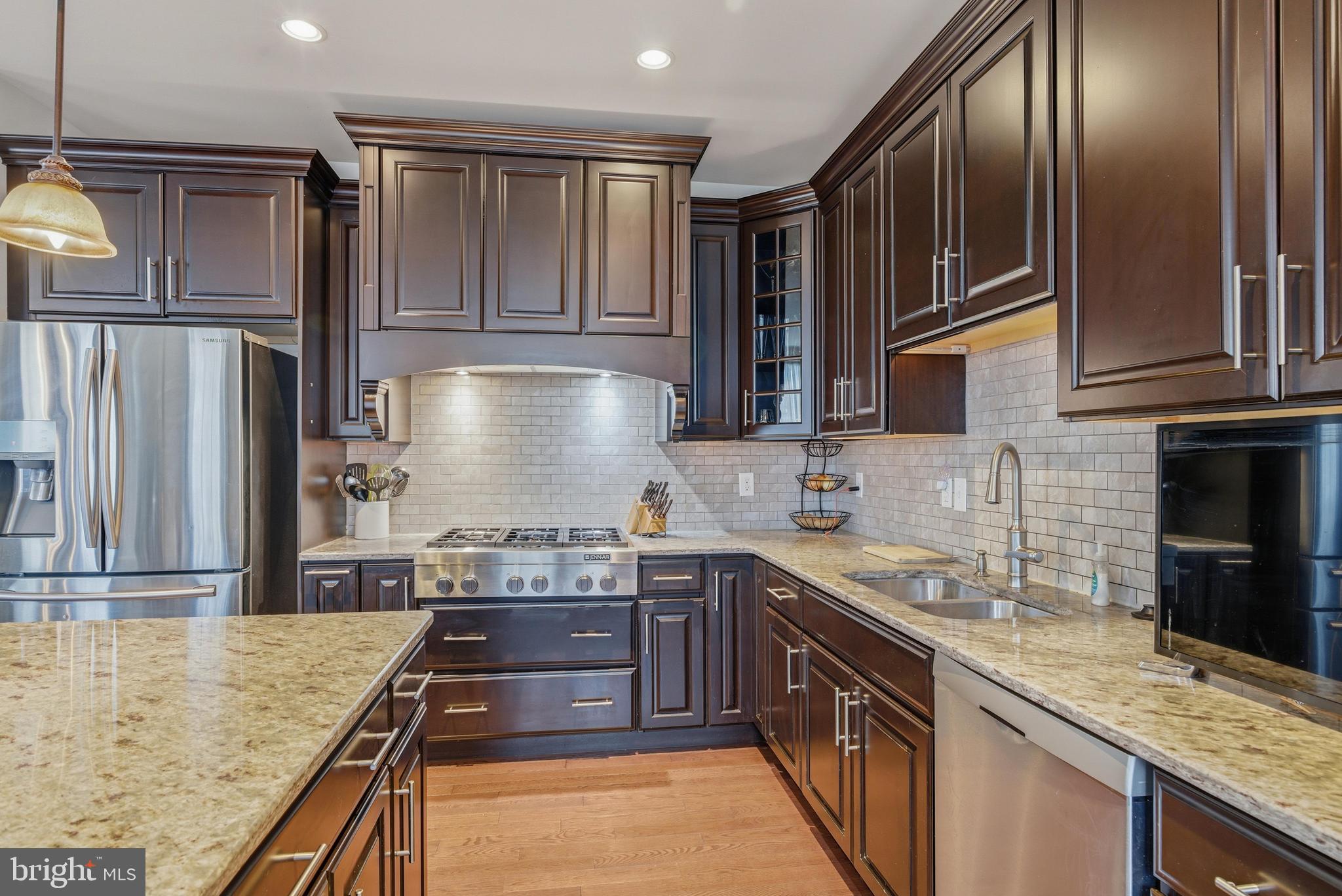 RAVENSCLIFF - Residential