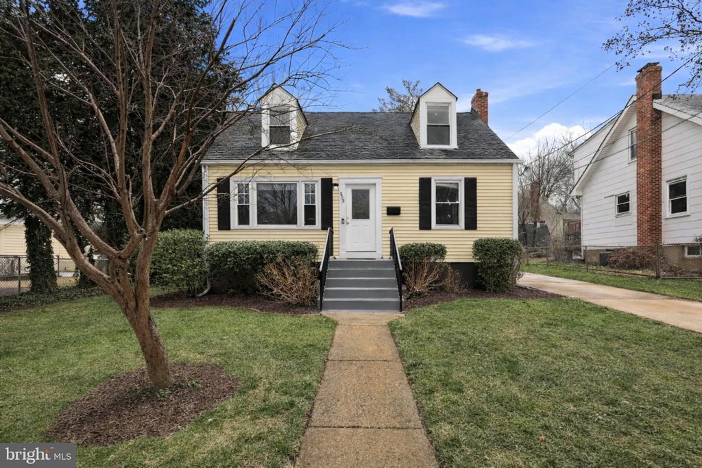 Photo of 503 Grandin Avenue, ROCKVILLE, MD 20850 (MLS # MDMC2218786)