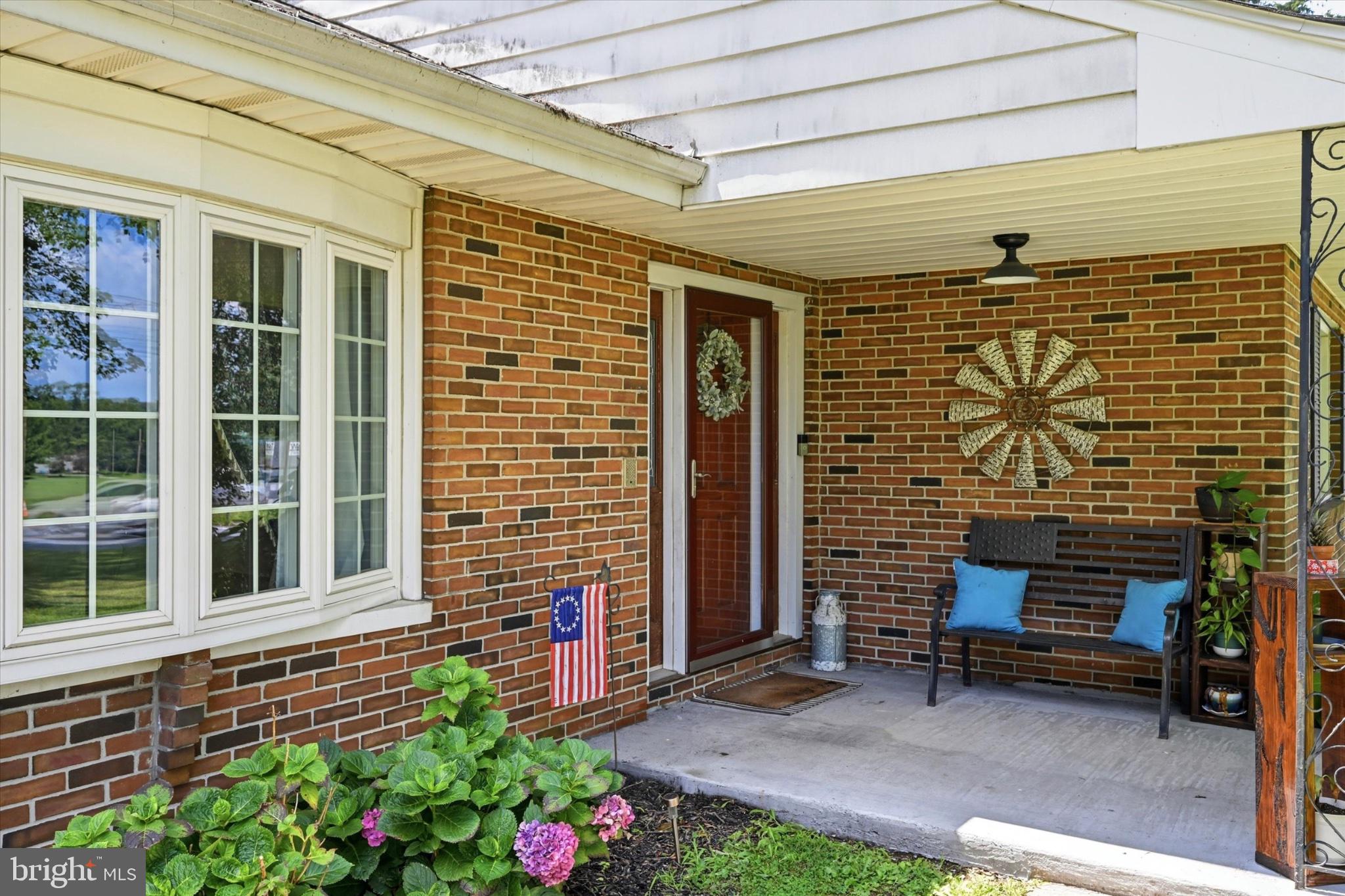 1798 RIDGEVIEW DRIVE