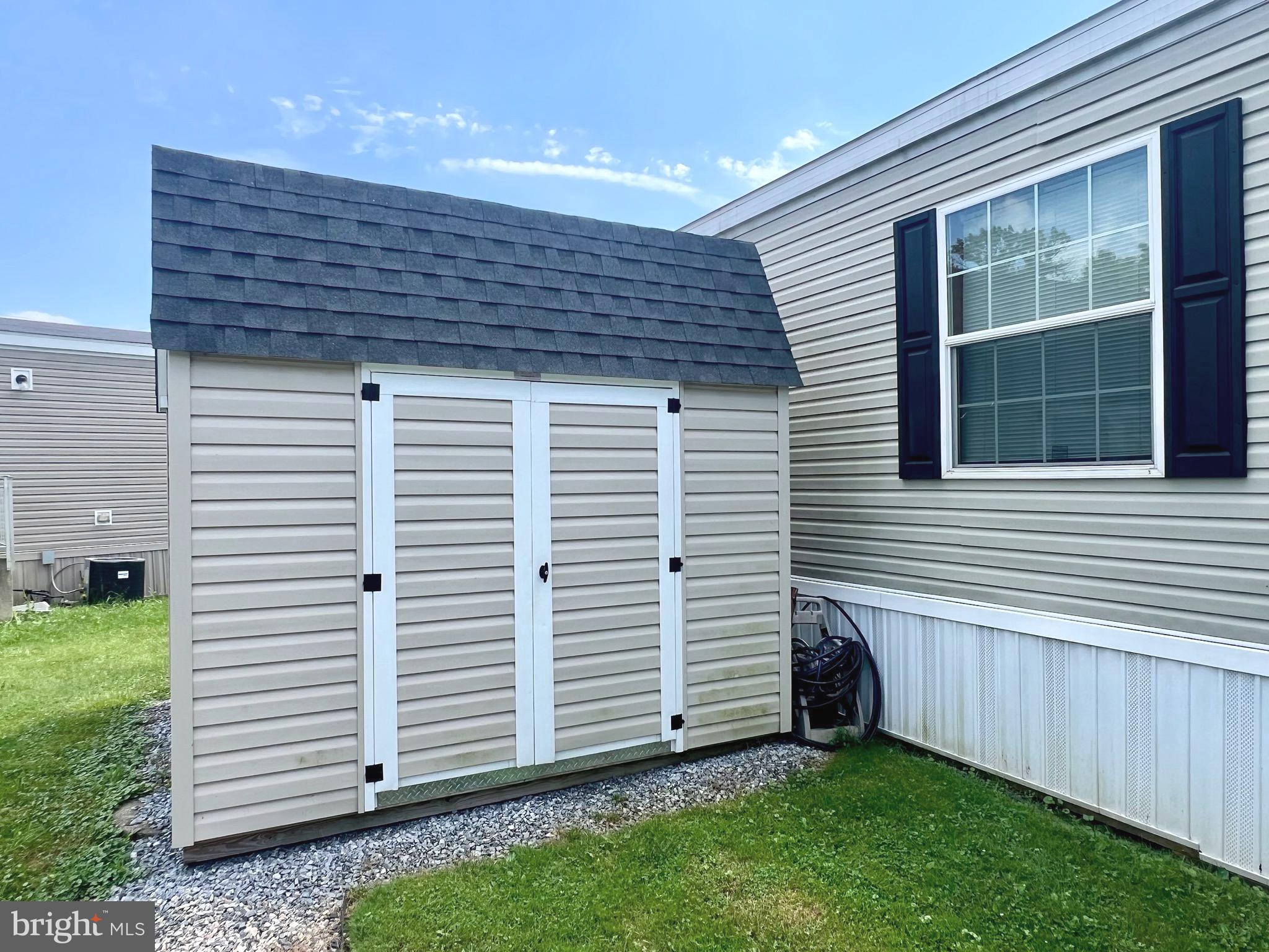 61 CARAVAN COURT