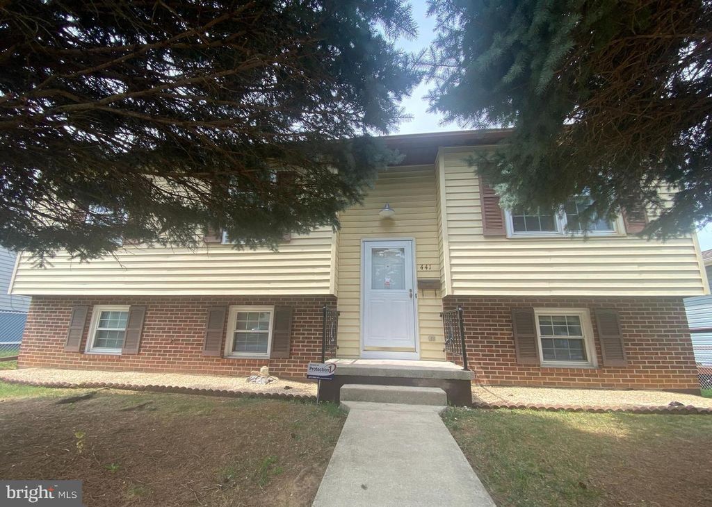 Photo of 441 Mitchell Avenue, HAGERSTOWN, MD 21740 (MLS # MDWA2032620)