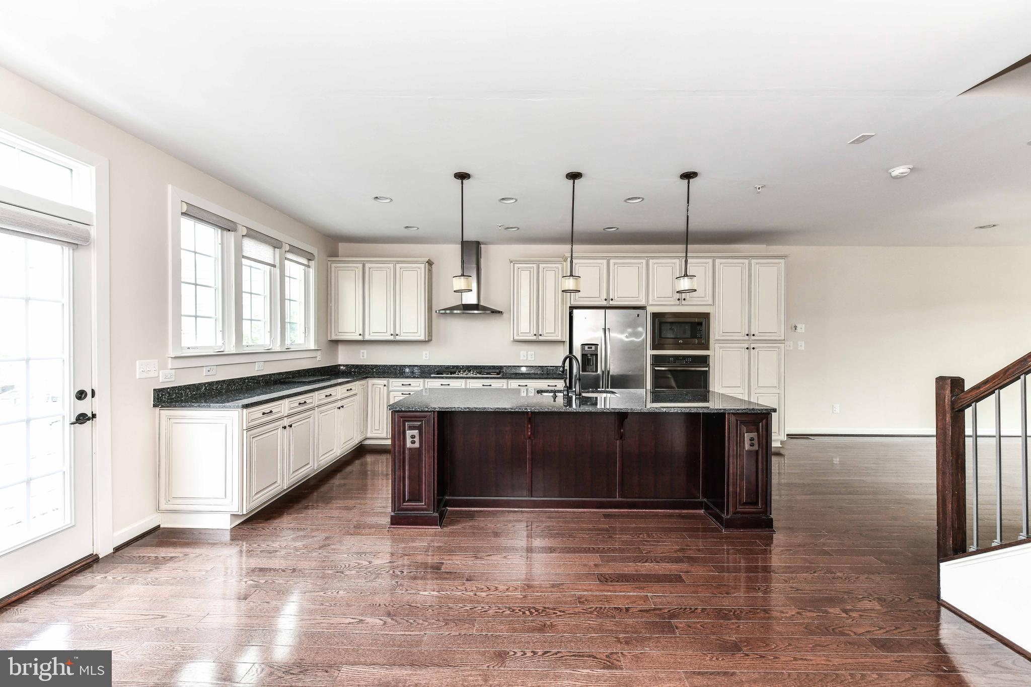 DISCOVERY SQUARE - Residential Lease