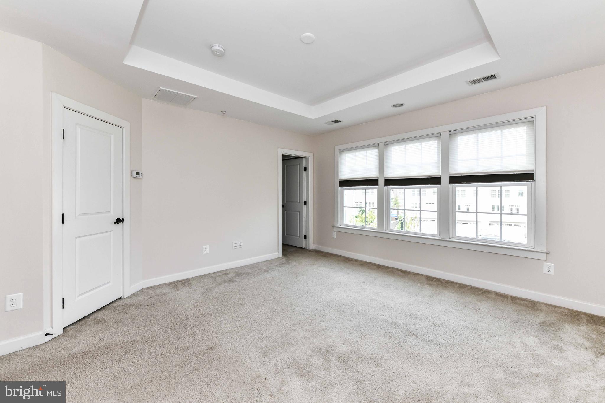 DISCOVERY SQUARE - Residential Lease