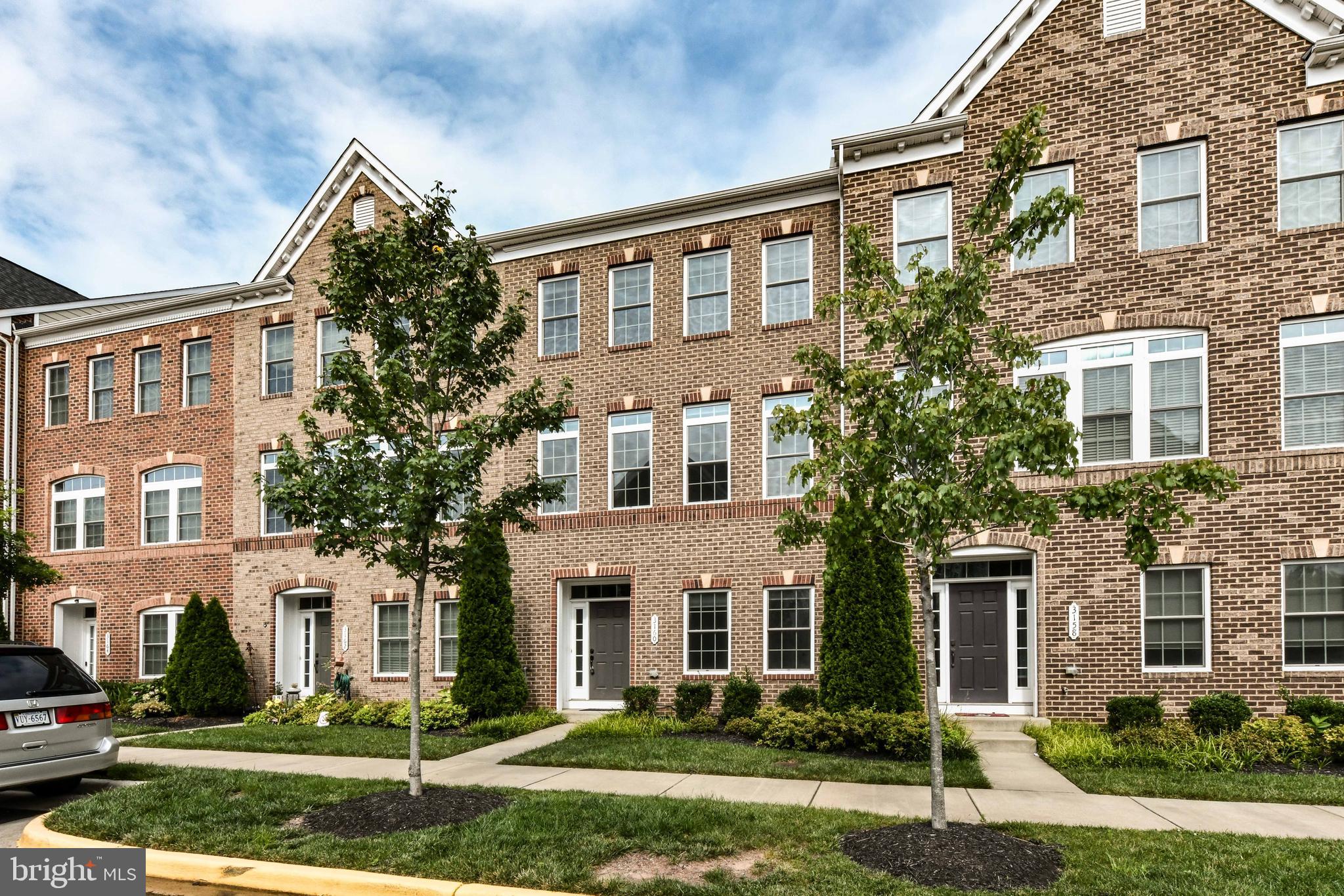 DISCOVERY SQUARE - Residential Lease