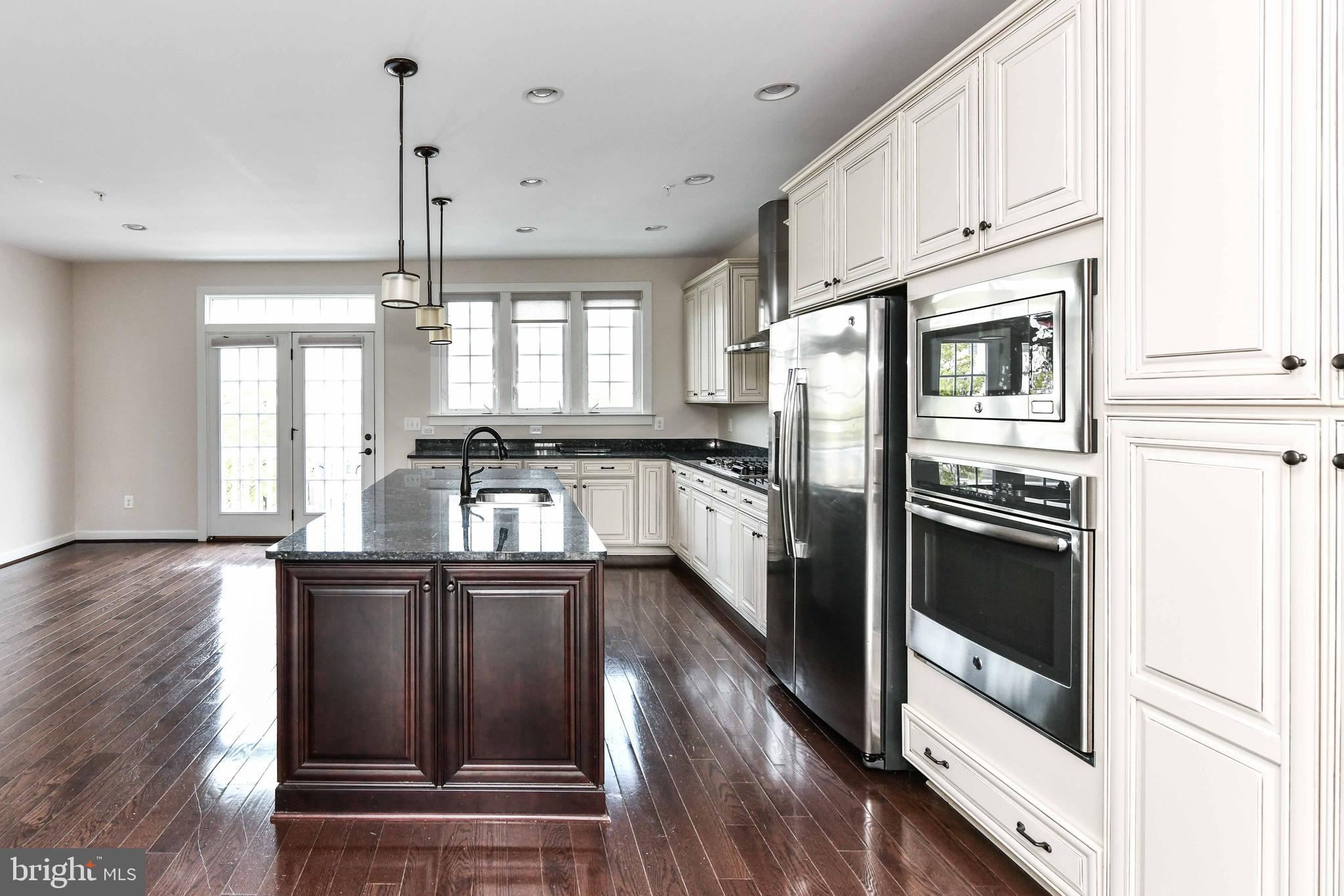 DISCOVERY SQUARE - Residential Lease