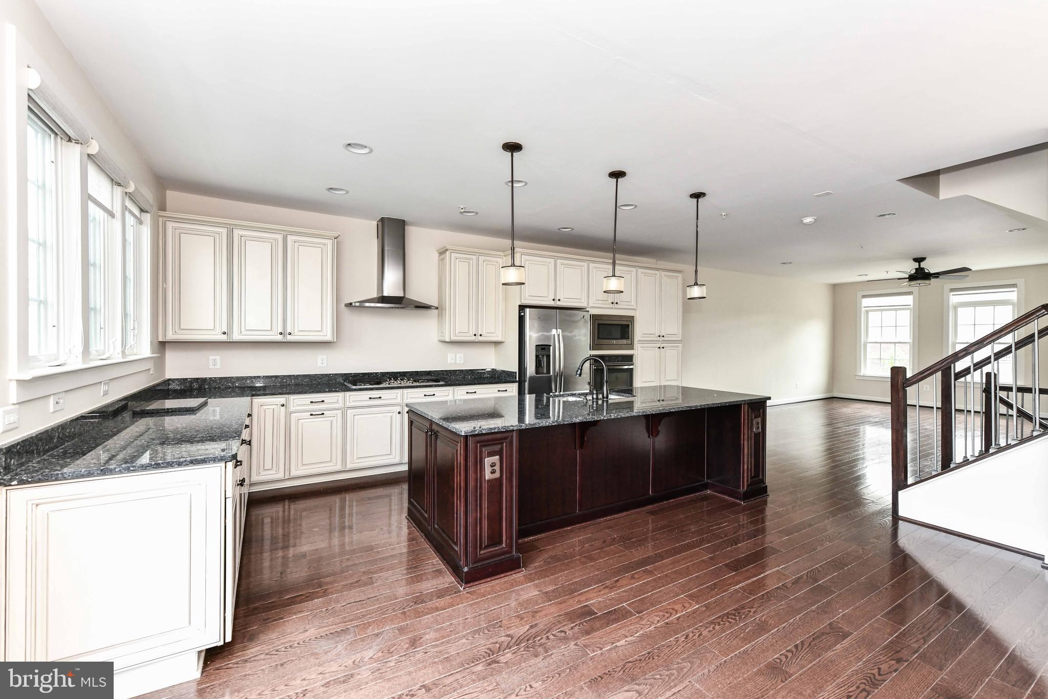 DISCOVERY SQUARE - Residential Lease