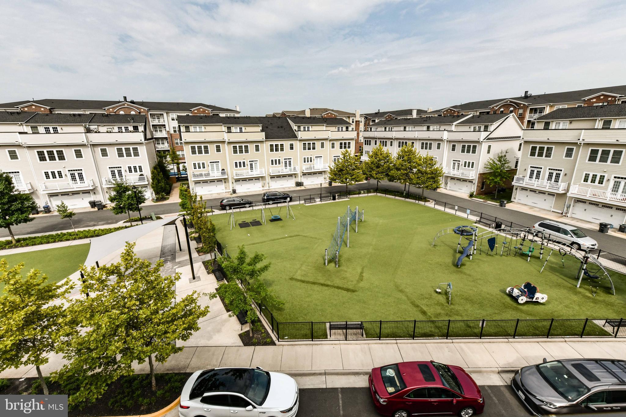 DISCOVERY SQUARE - Residential Lease