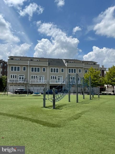 DISCOVERY SQUARE - Residential Lease