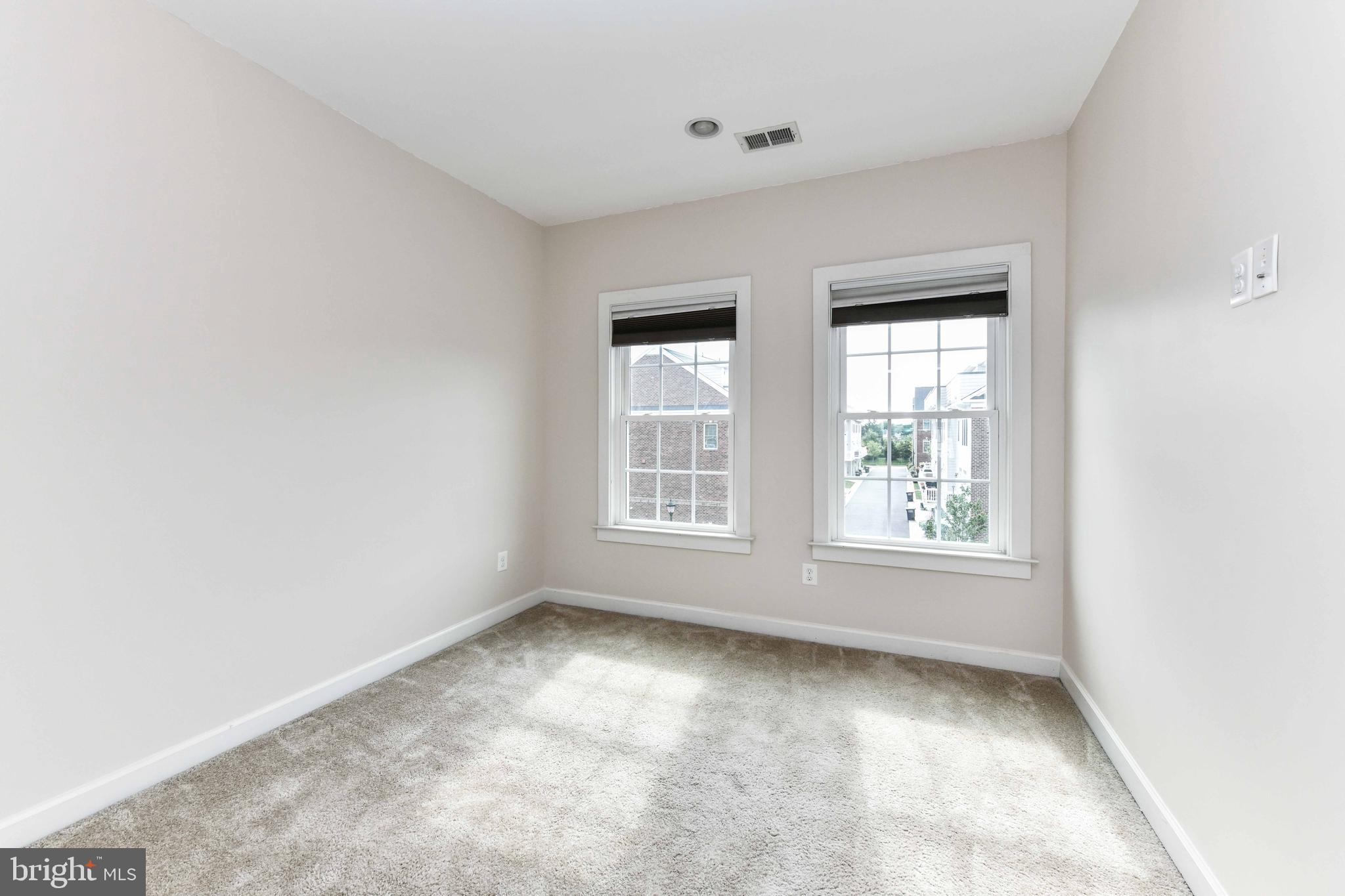 DISCOVERY SQUARE - Residential Lease