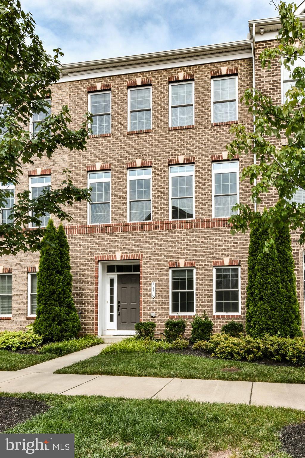 DISCOVERY SQUARE - Residential Lease