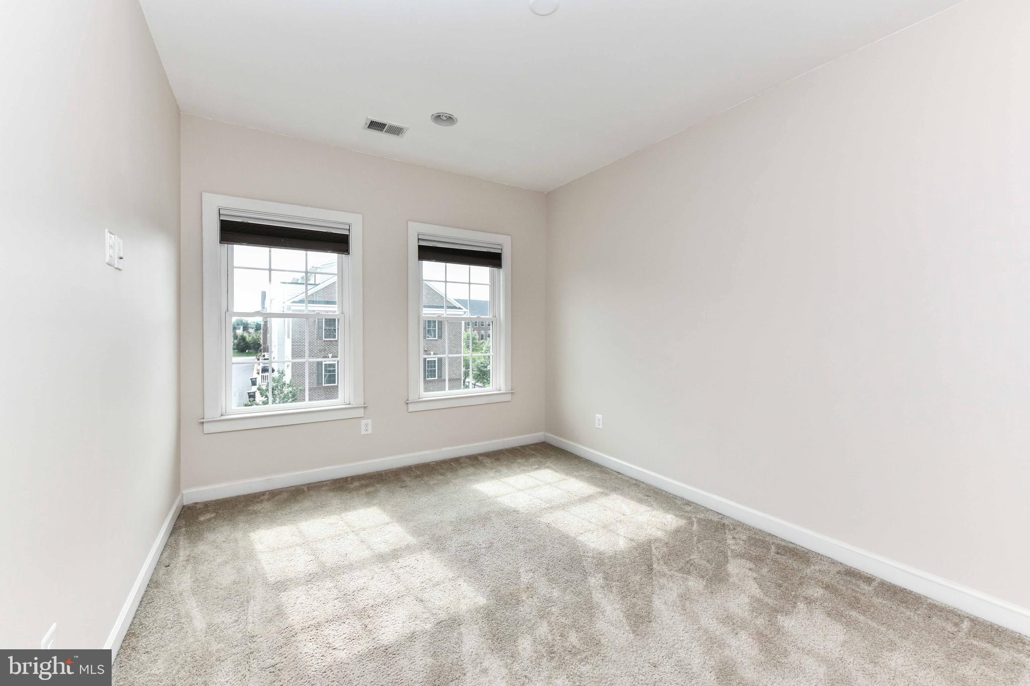 DISCOVERY SQUARE - Residential Lease