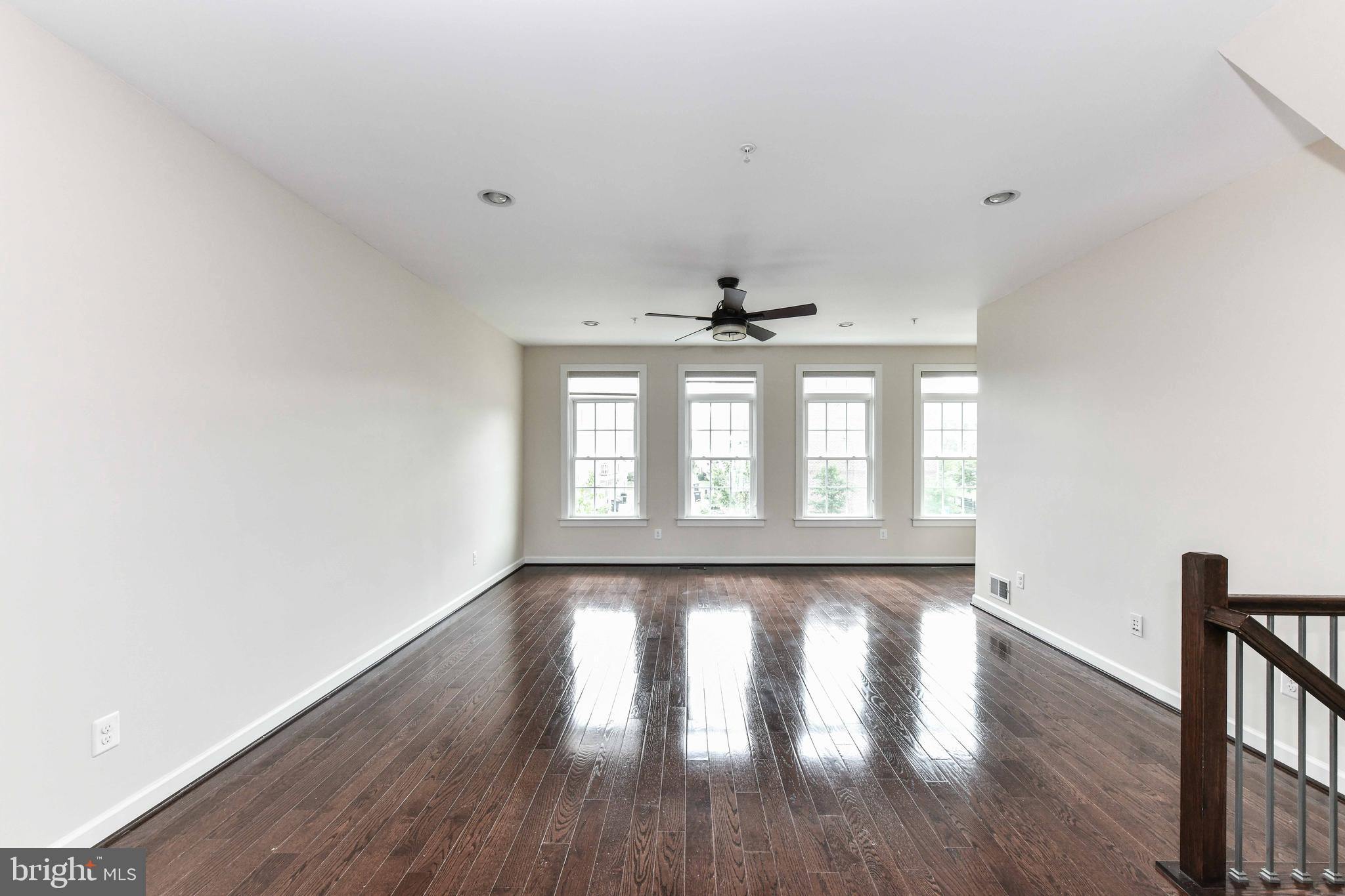 DISCOVERY SQUARE - Residential Lease