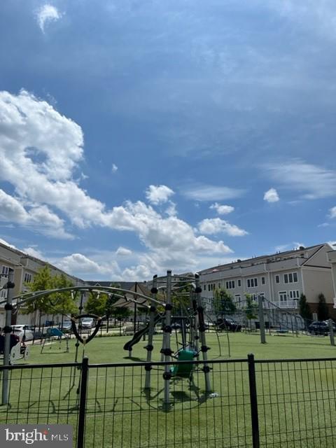 DISCOVERY SQUARE - Residential Lease