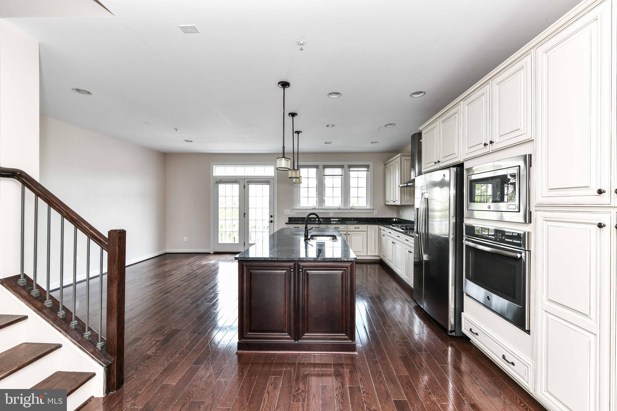 DISCOVERY SQUARE - Residential Lease