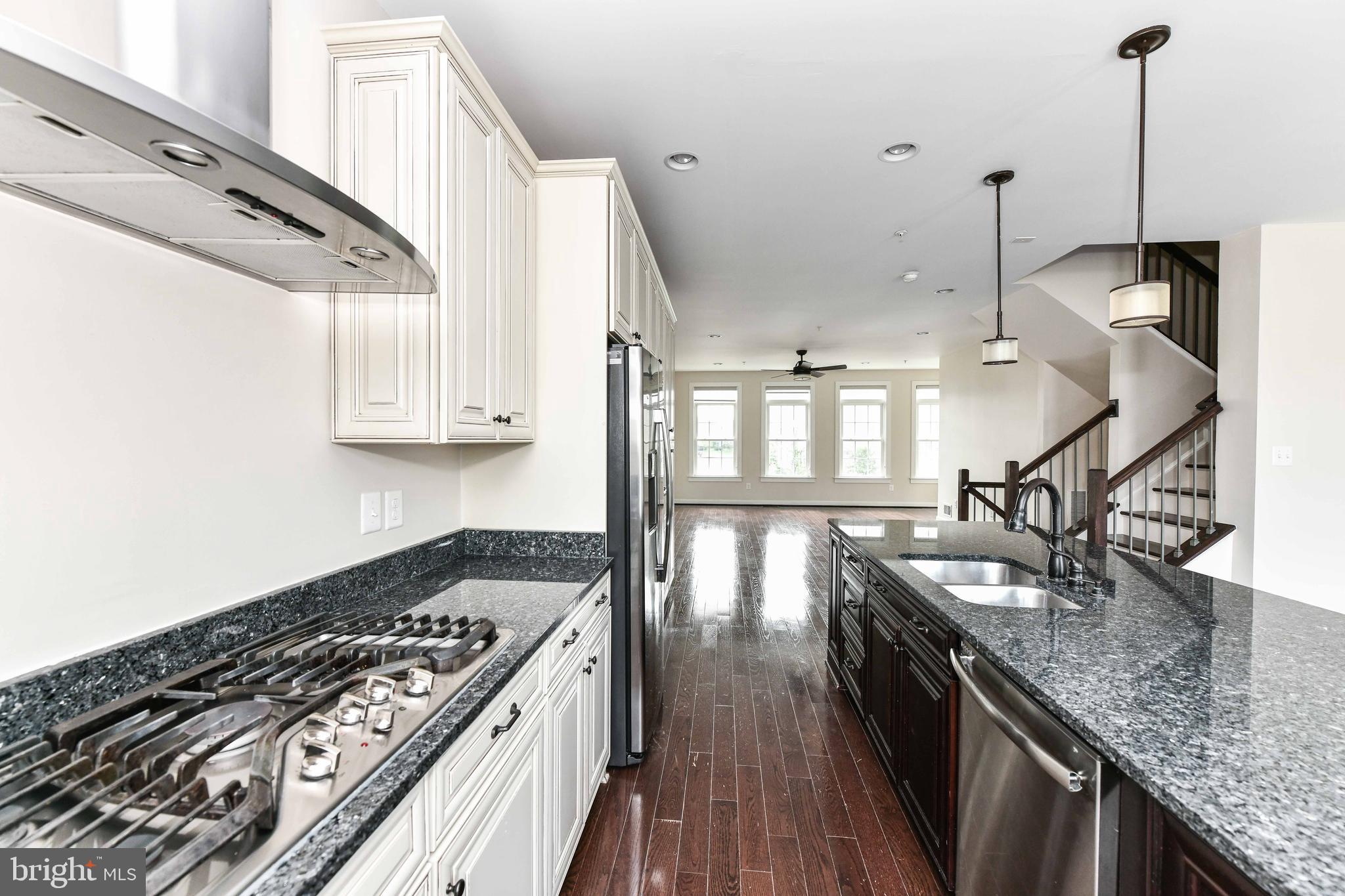 DISCOVERY SQUARE - Residential Lease