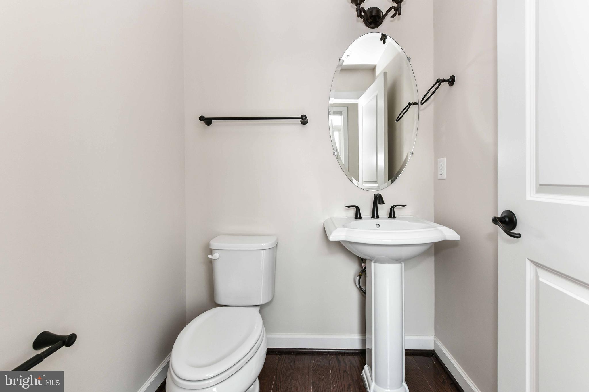 DISCOVERY SQUARE - Residential Lease