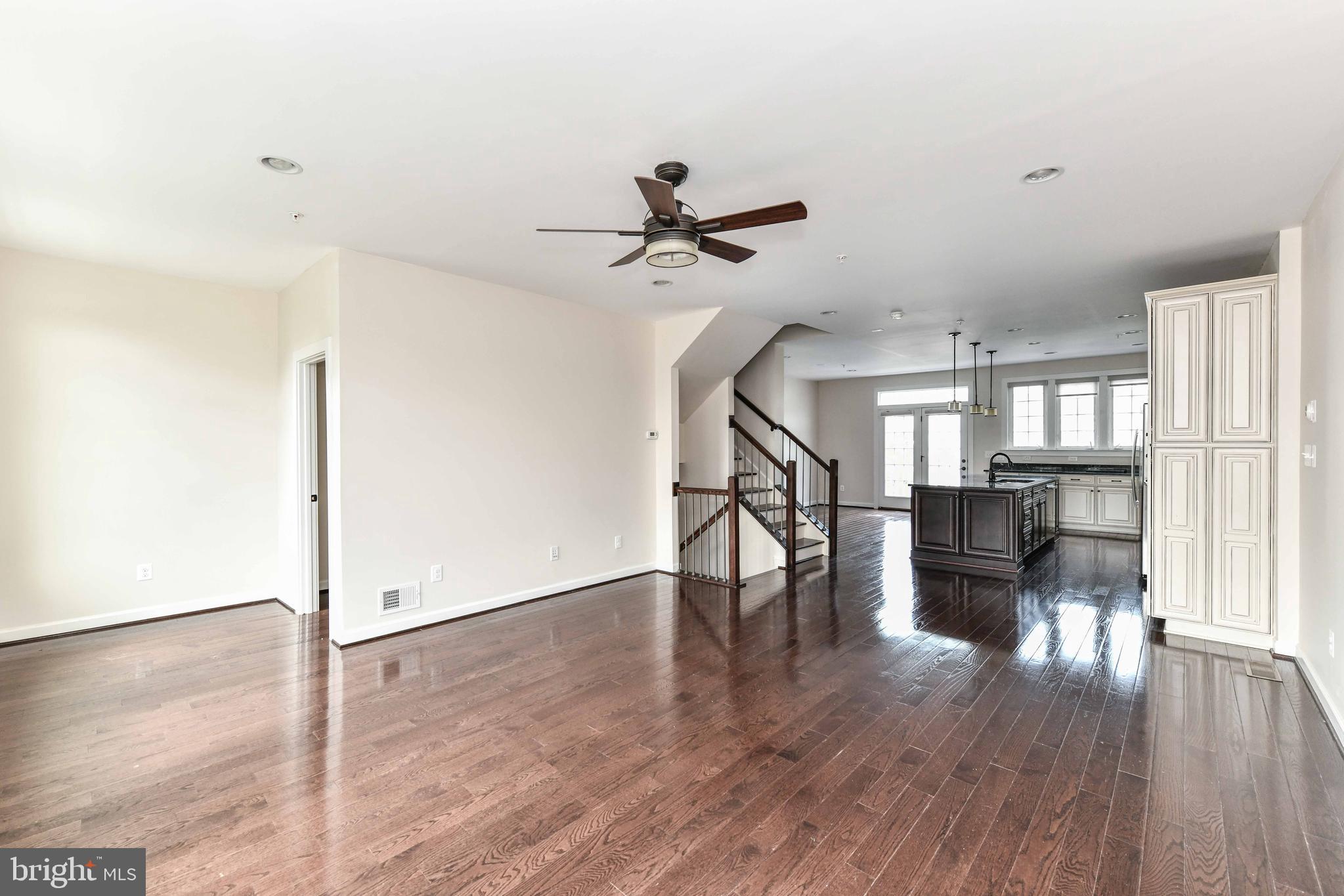 DISCOVERY SQUARE - Residential Lease