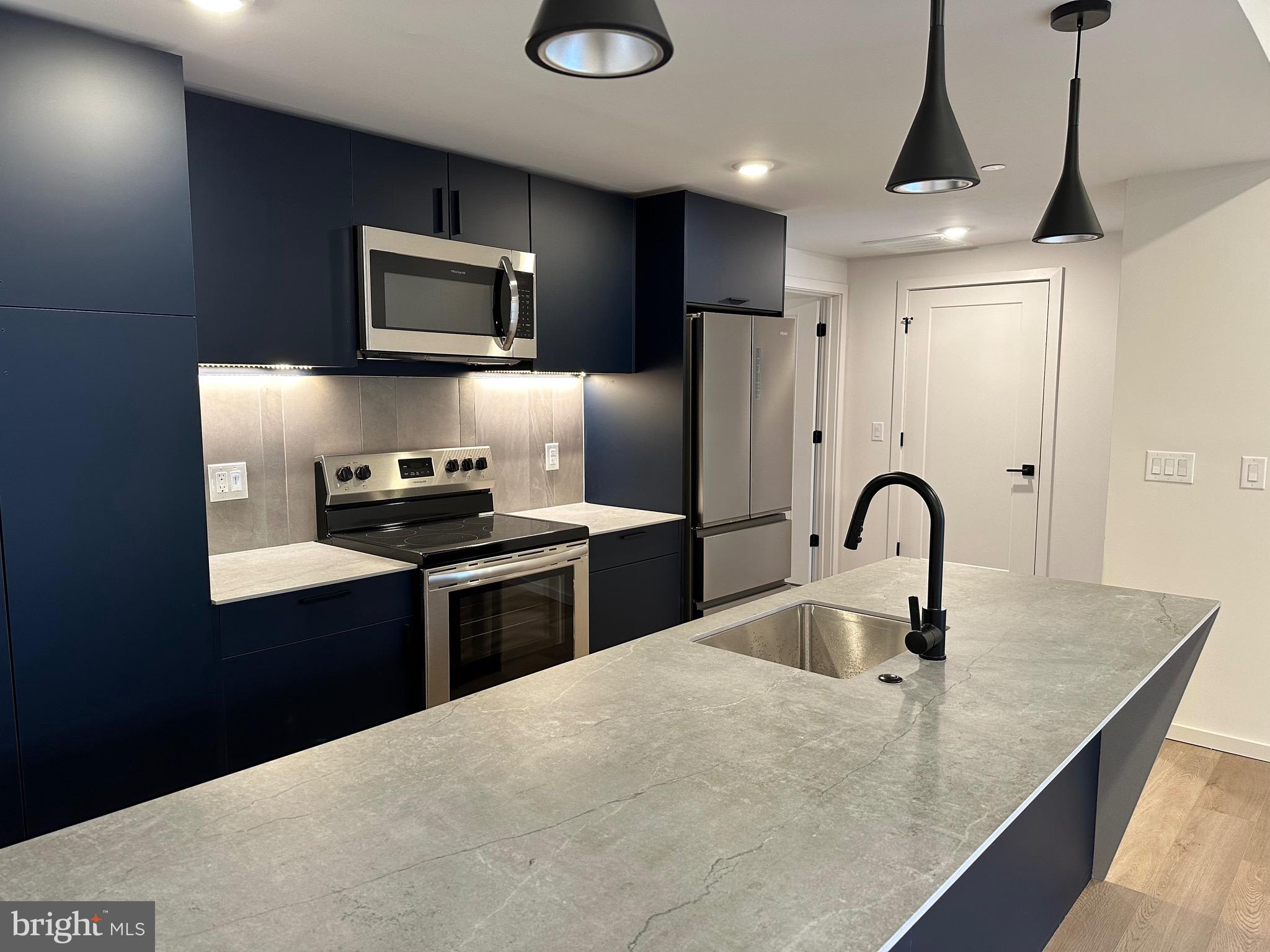 OLDE KENSINGTON - Residential Lease