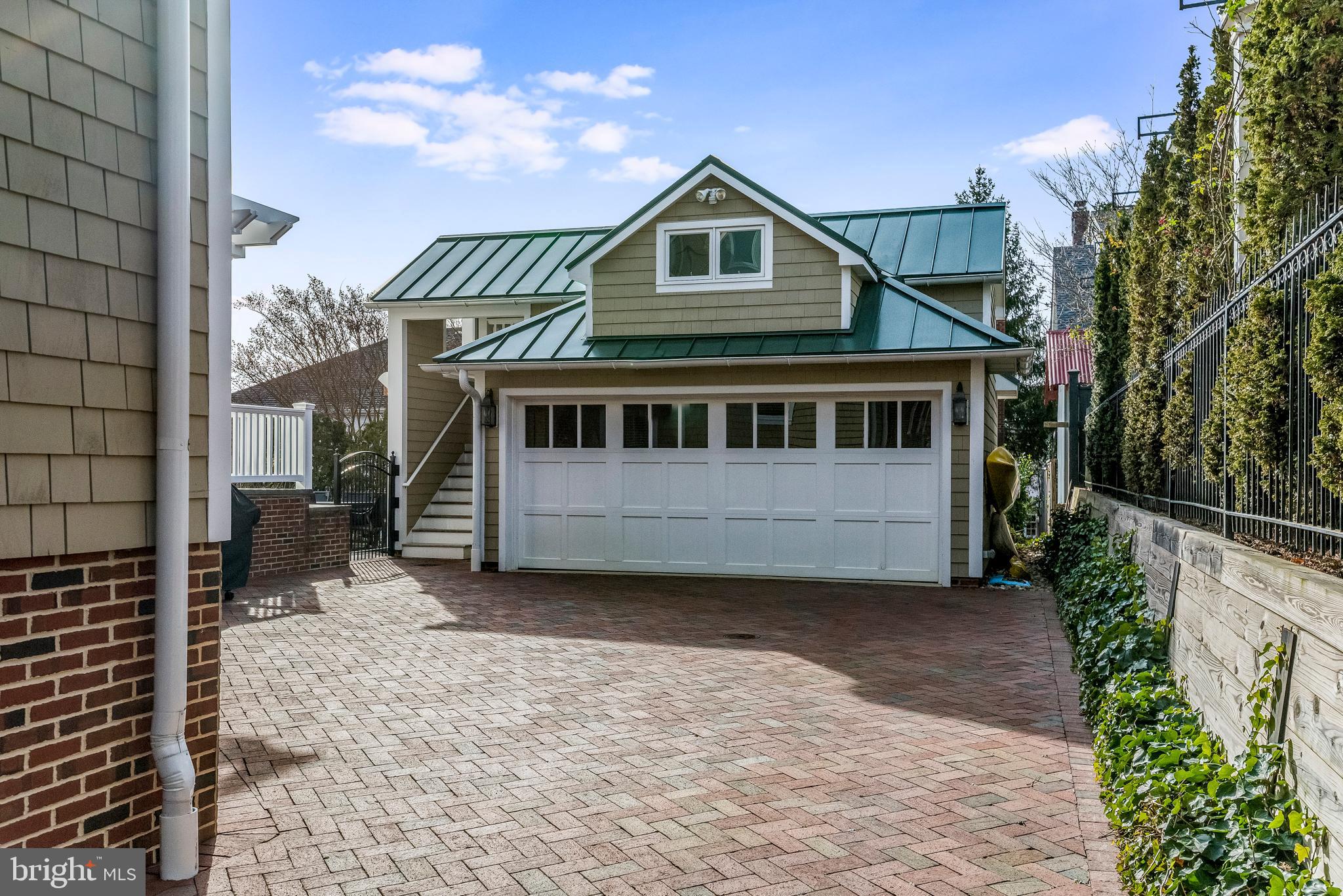 MURRAY HILL - Residential