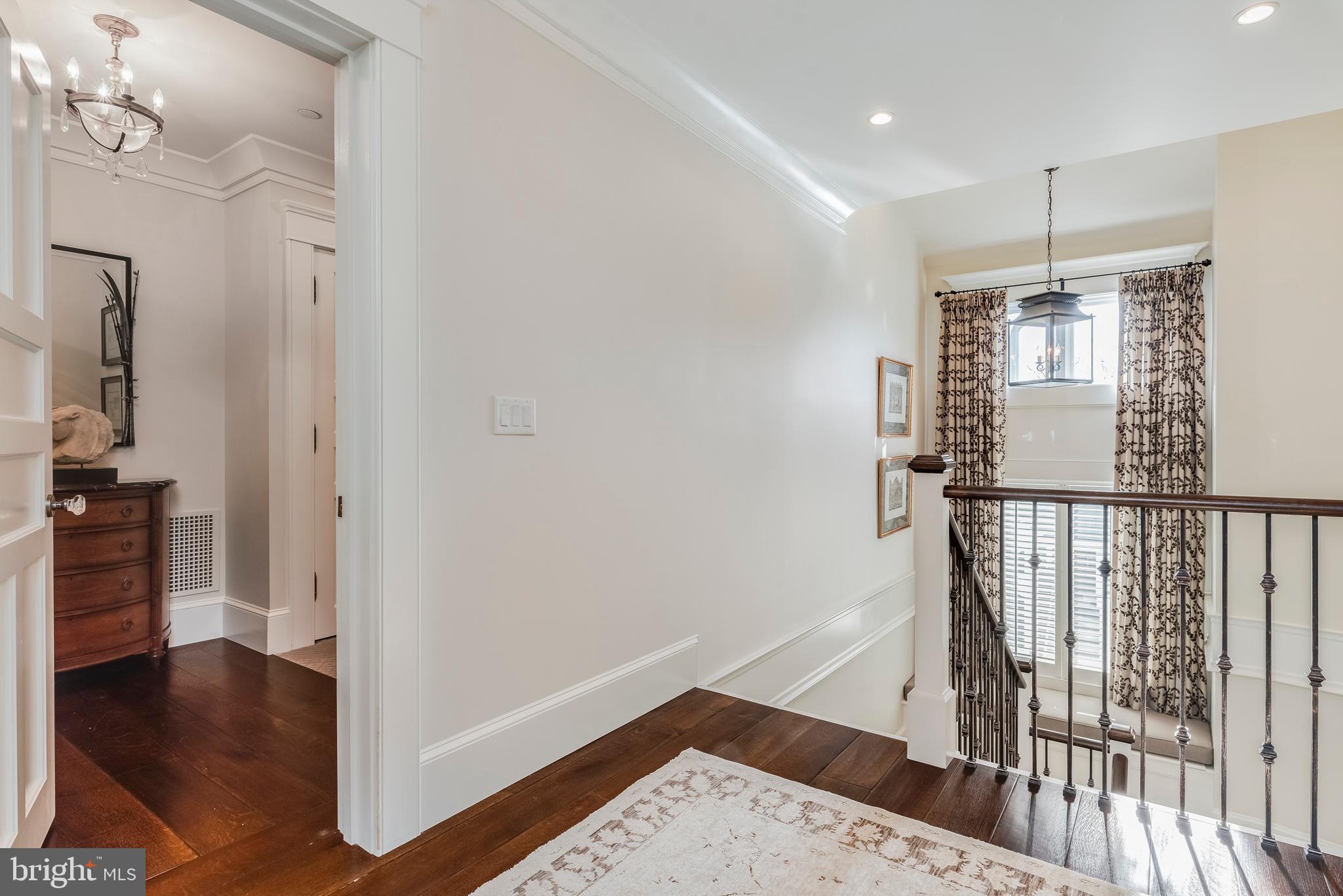 MURRAY HILL - Residential