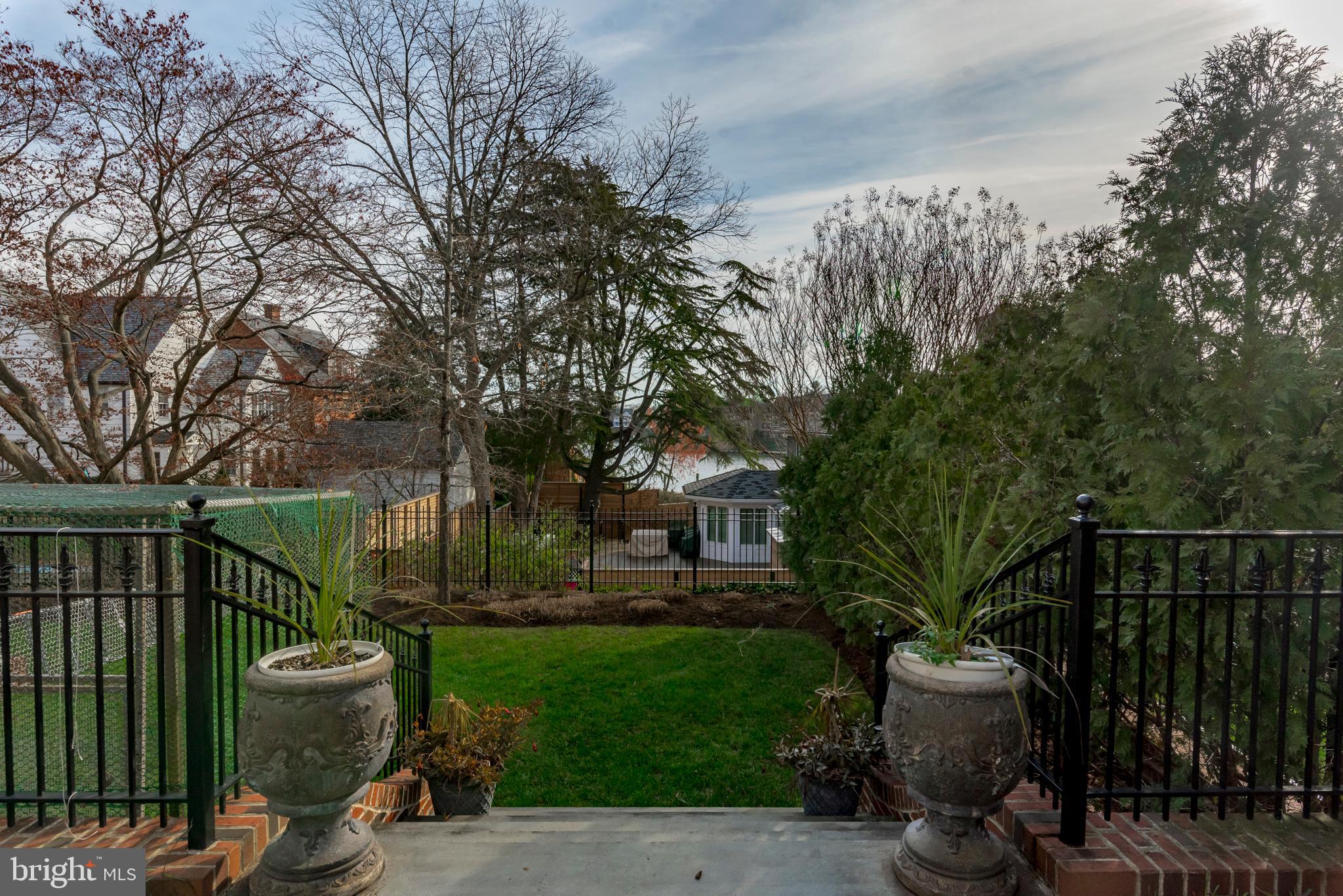 MURRAY HILL - Residential