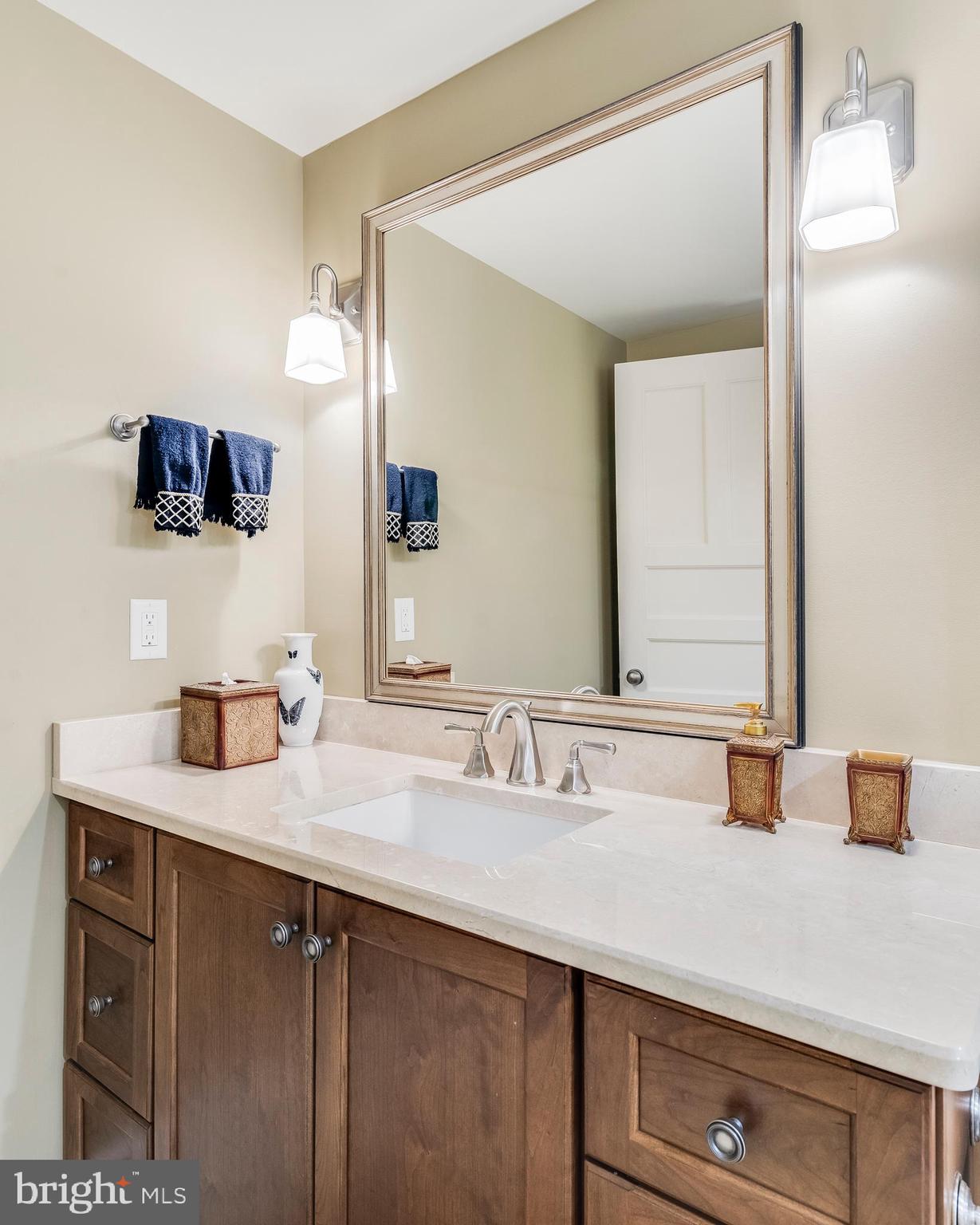 MURRAY HILL - Residential