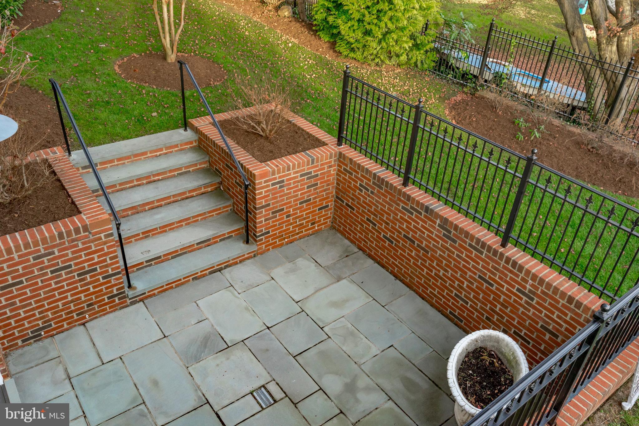 MURRAY HILL - Residential