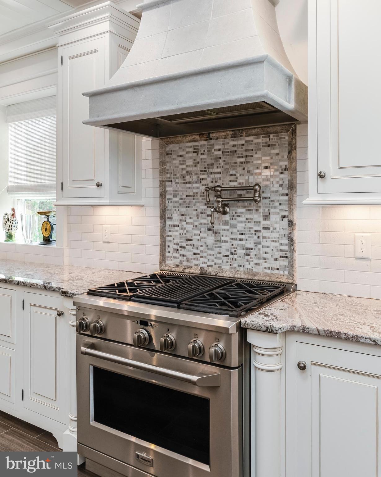 MURRAY HILL - Residential