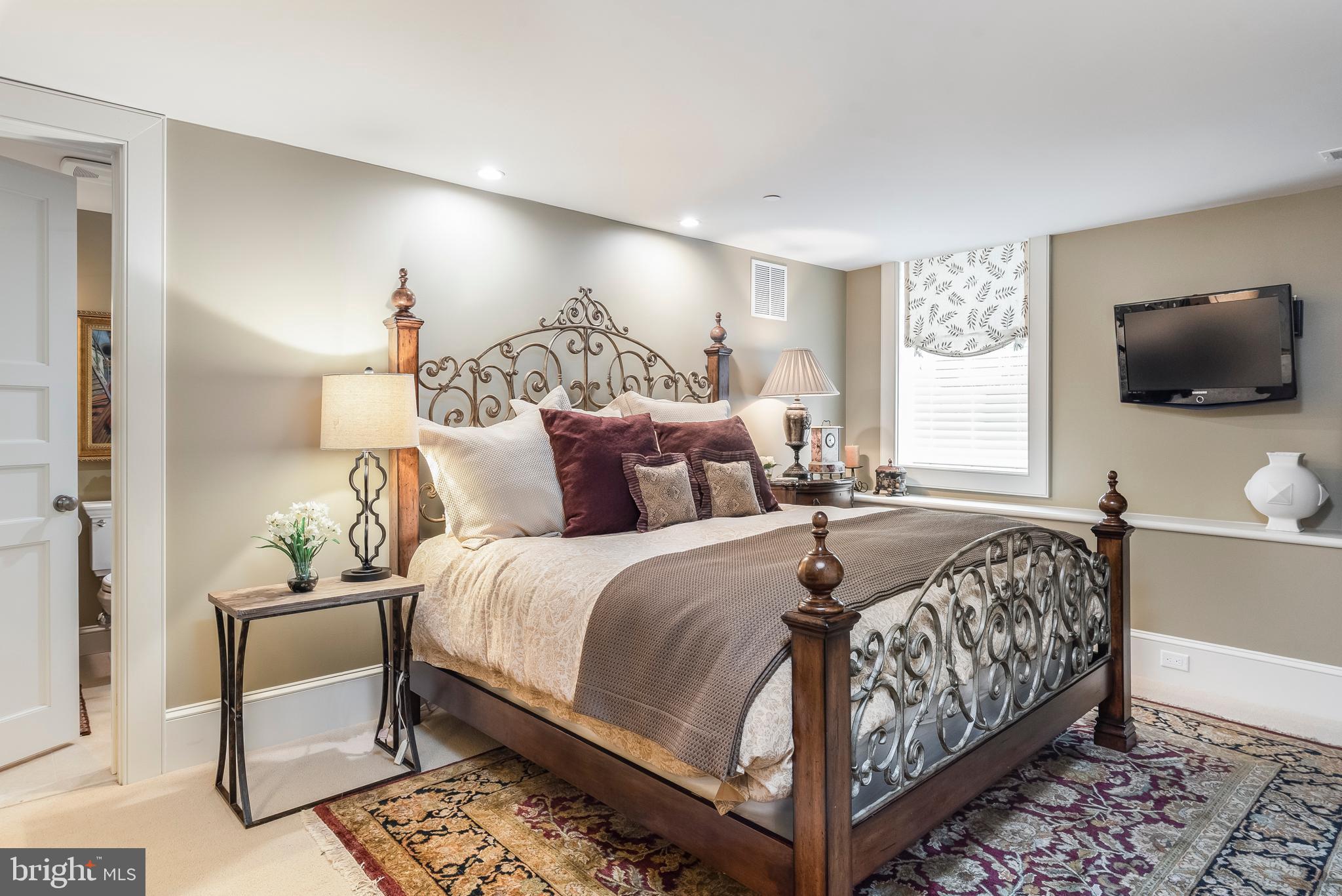 MURRAY HILL - Residential