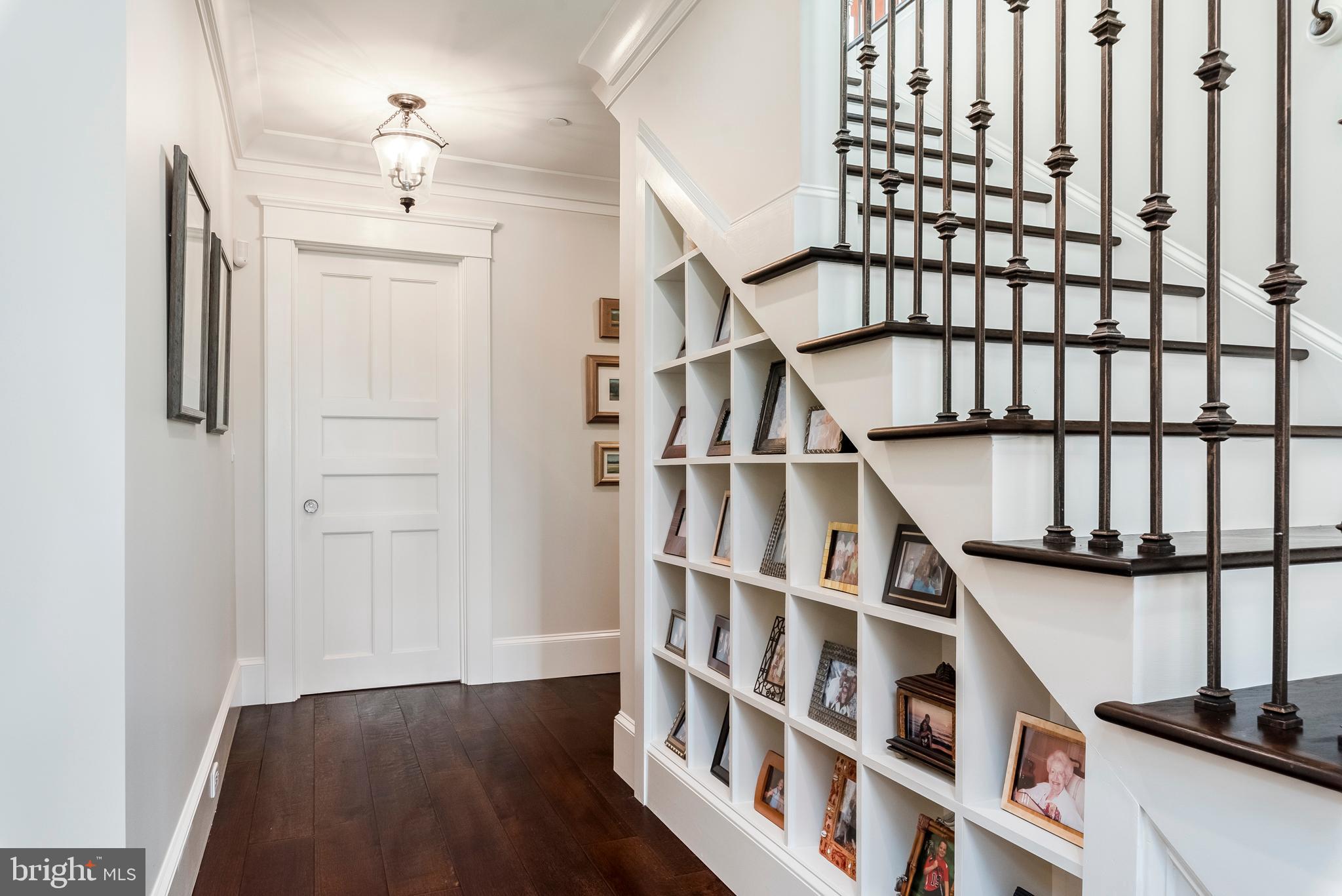 MURRAY HILL - Residential