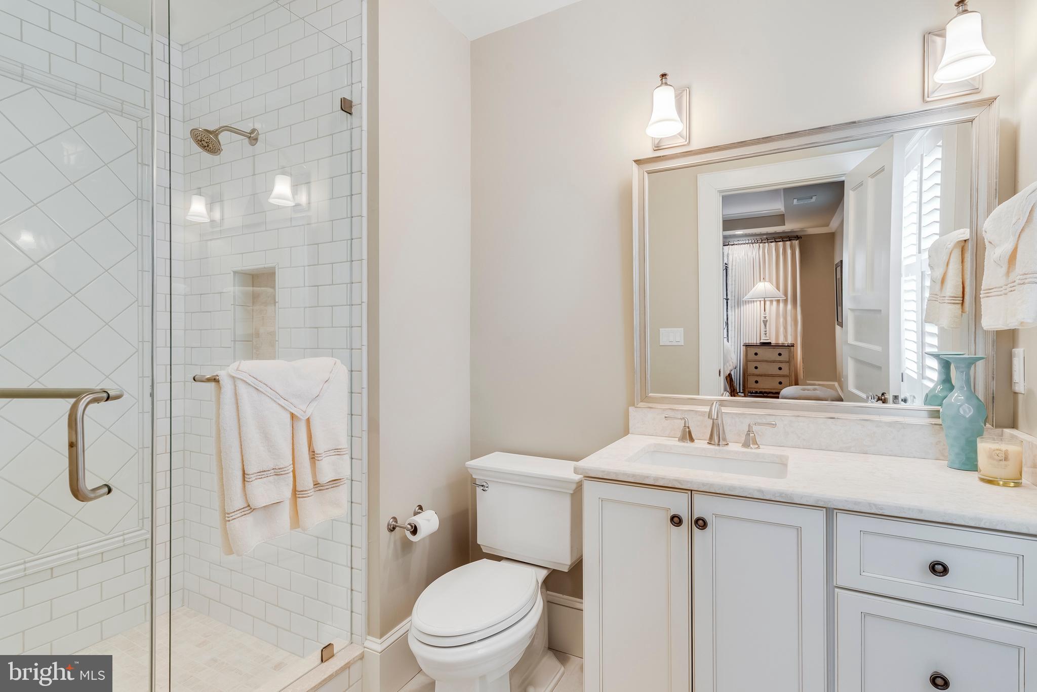 MURRAY HILL - Residential