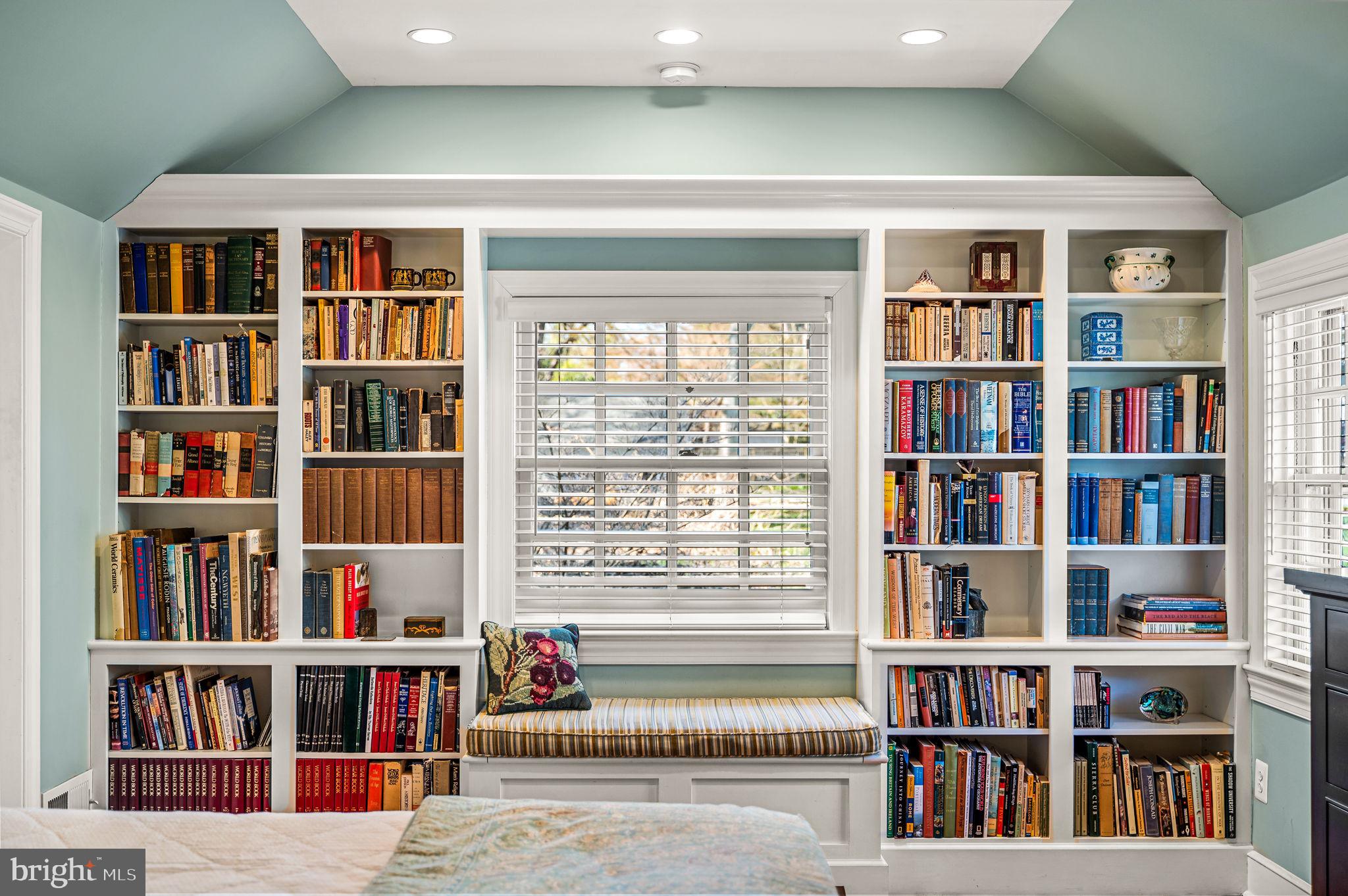 SWARTHMORE HILLS - Residential