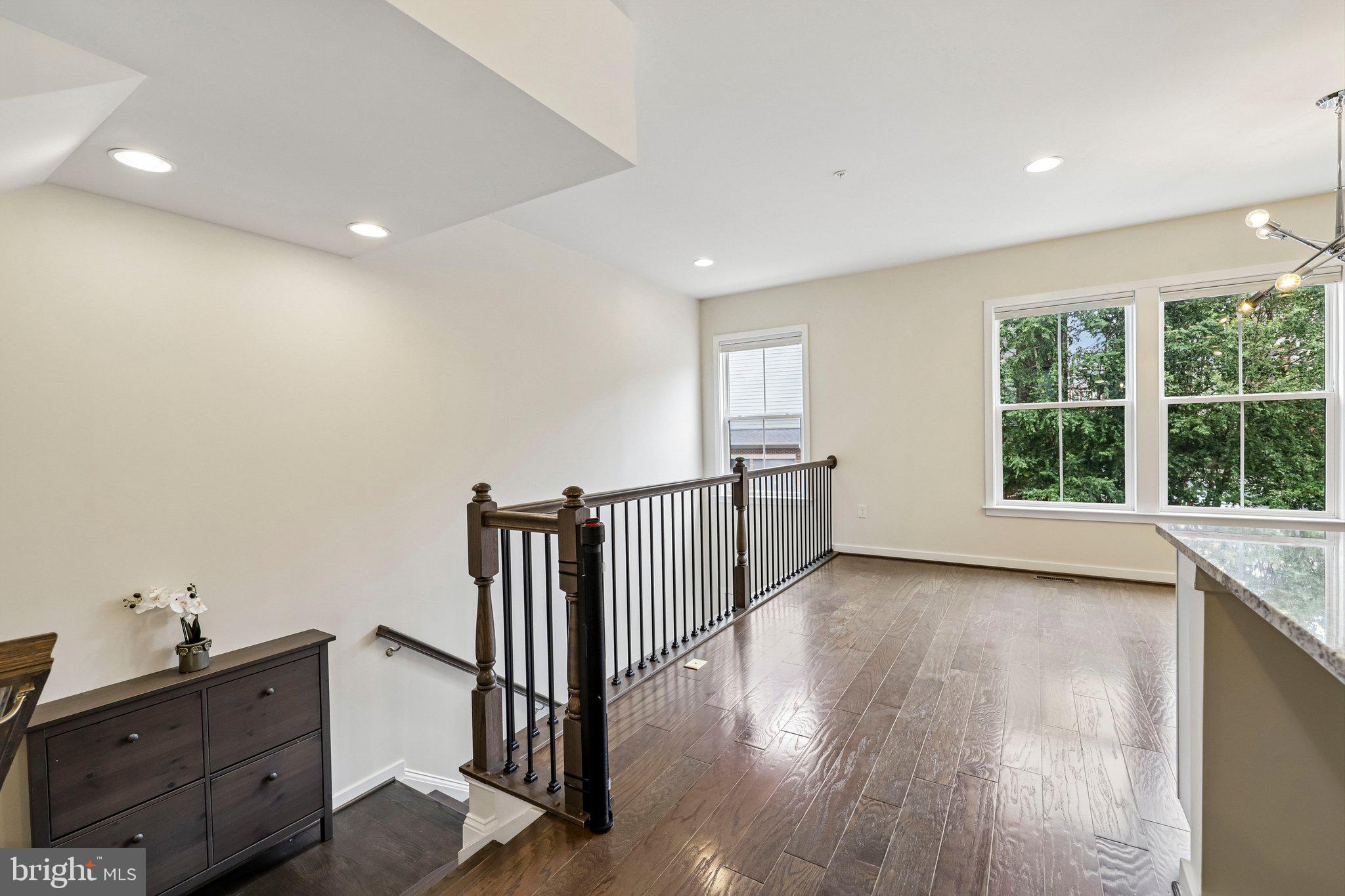 3961 NORTON PLACE