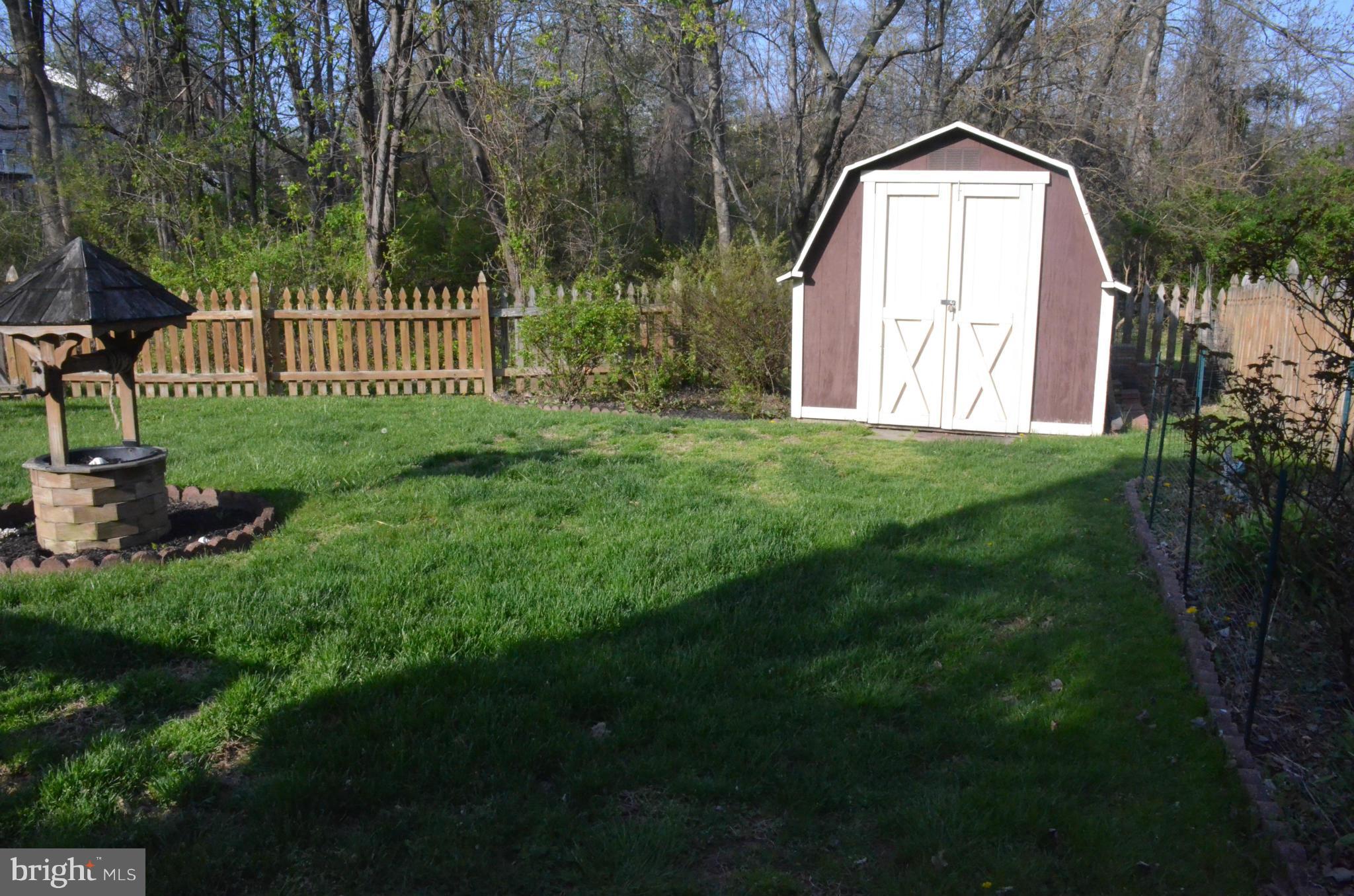 SEVEN COURTS - Residential