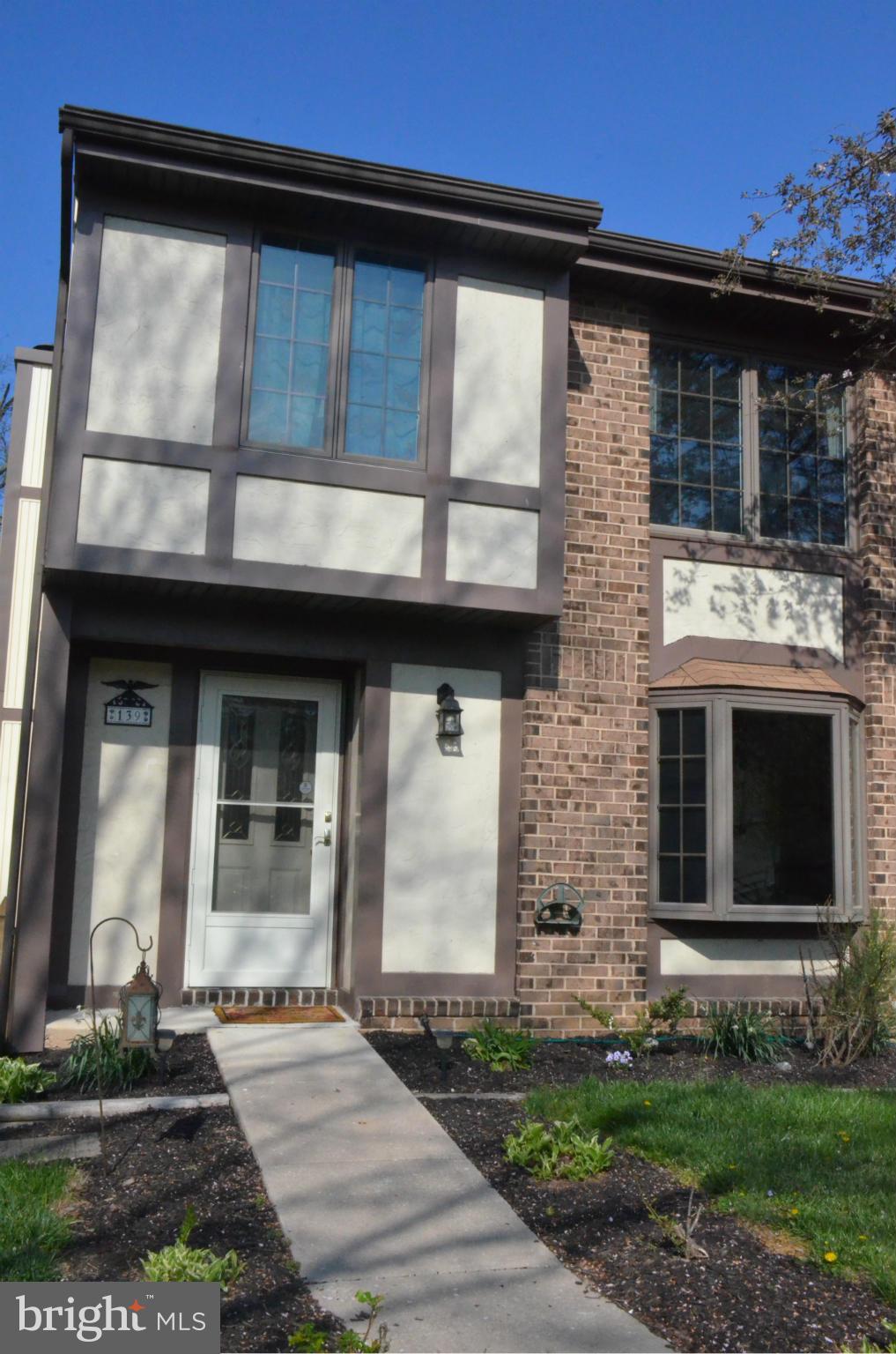 SEVEN COURTS - Residential