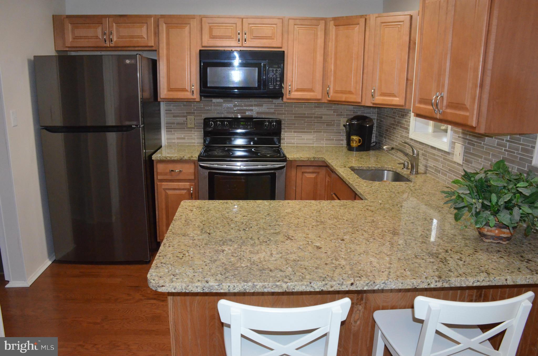 SEVEN COURTS - Residential