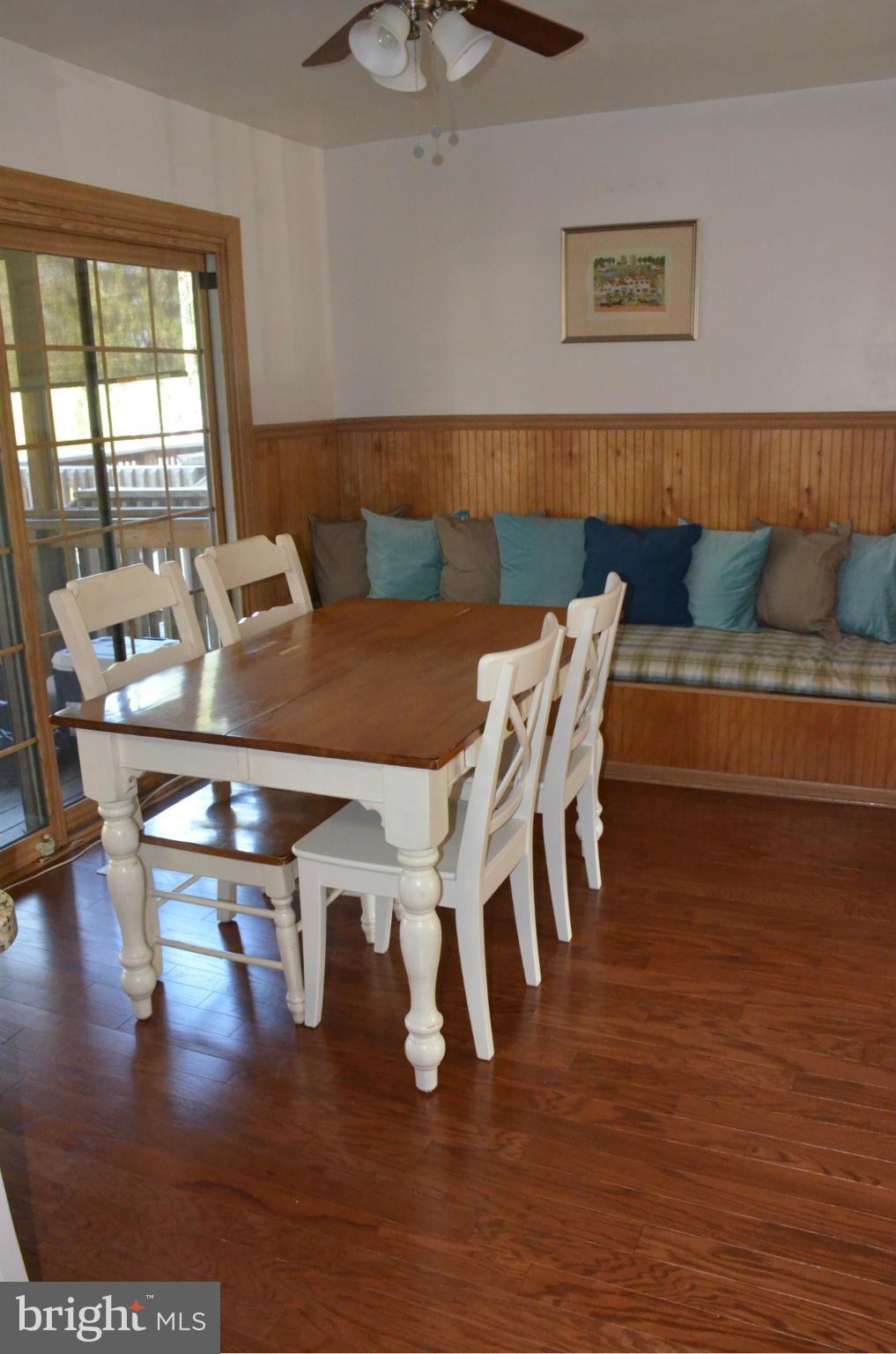 SEVEN COURTS - Residential