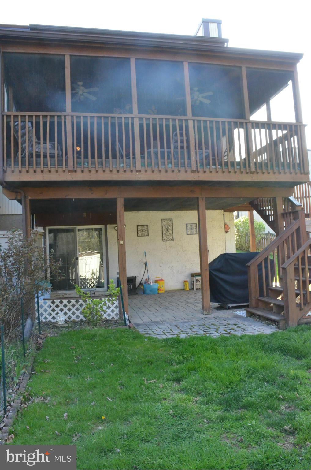 SEVEN COURTS - Residential