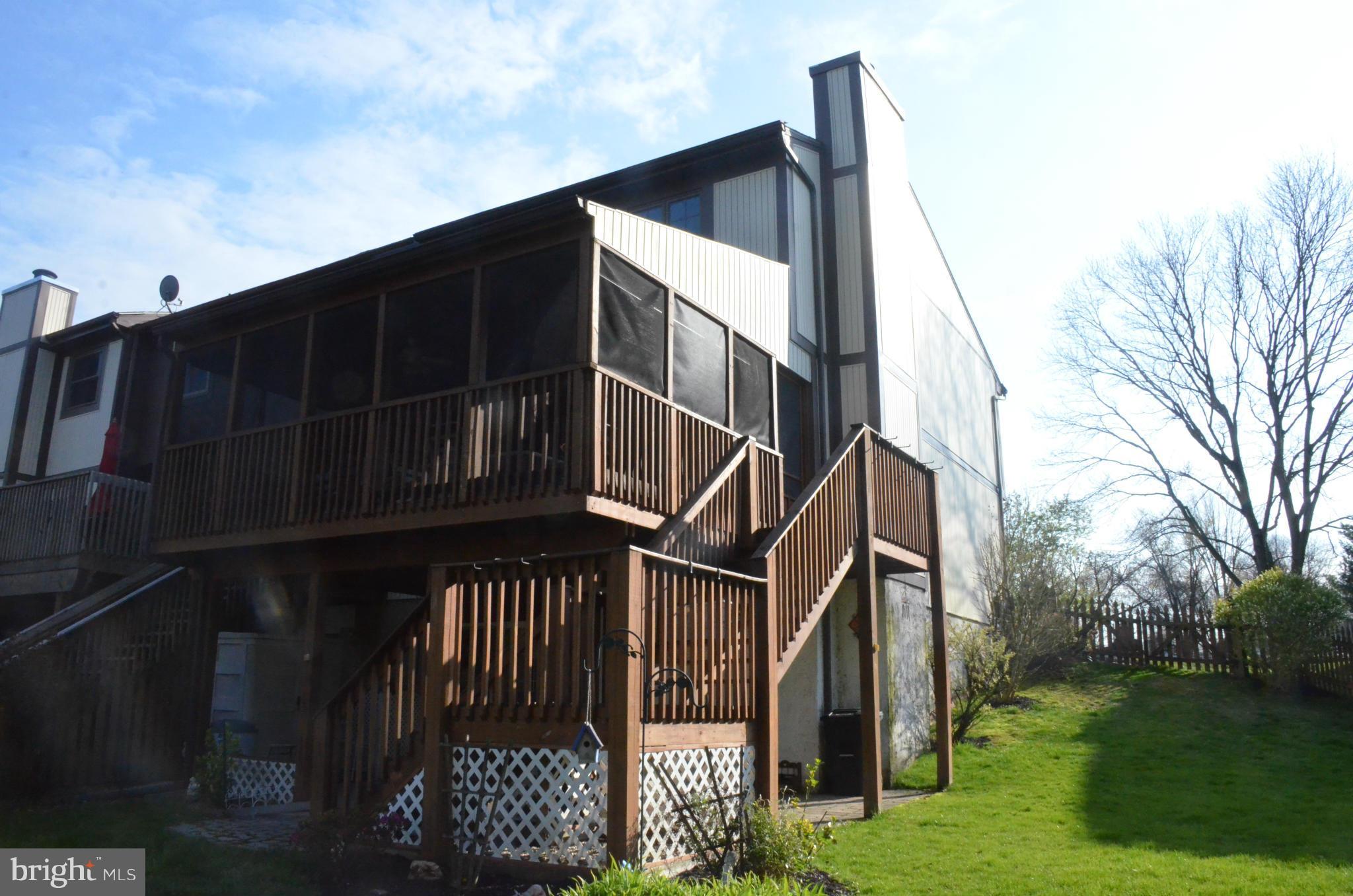 SEVEN COURTS - Residential