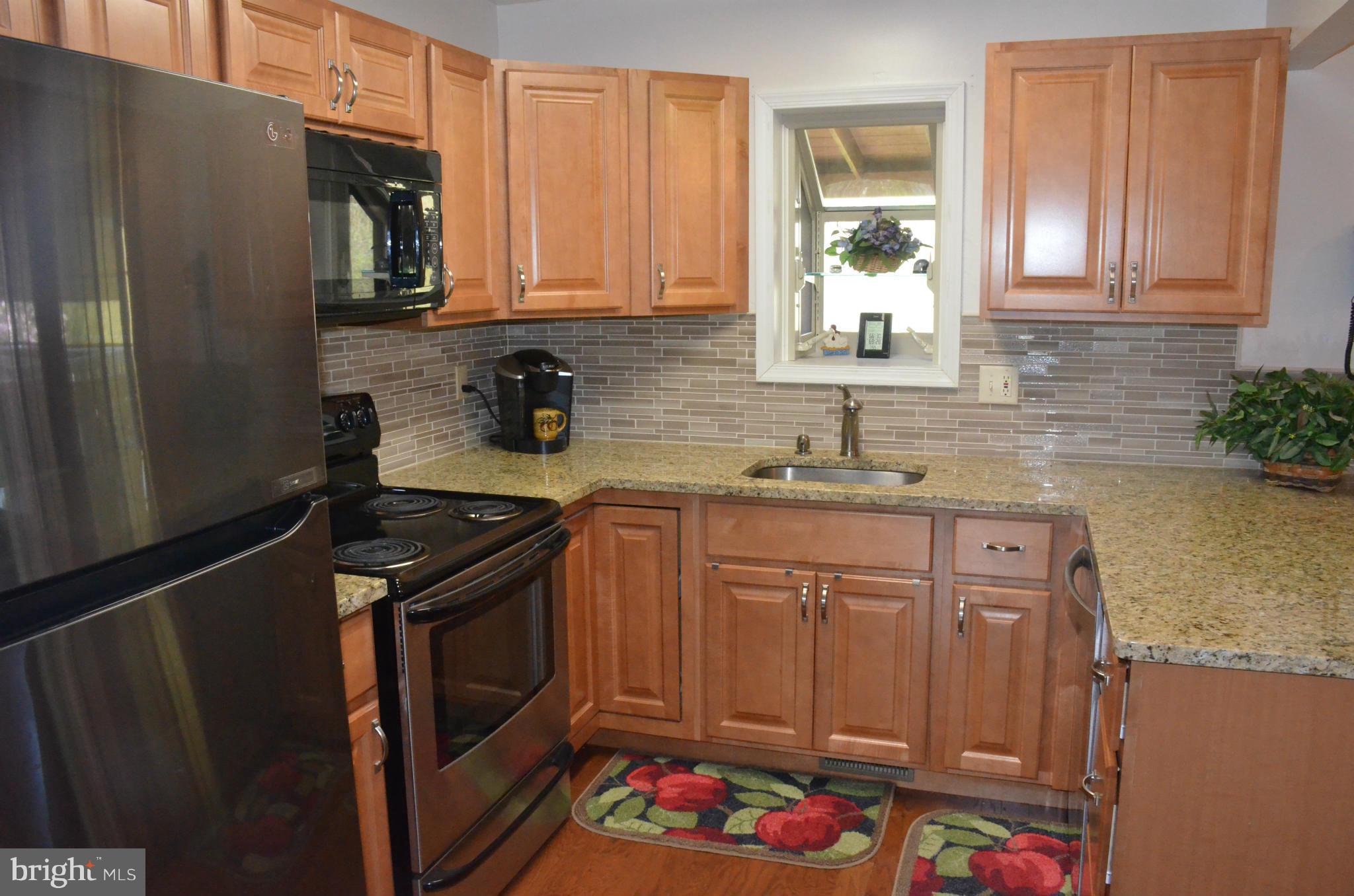 SEVEN COURTS - Residential