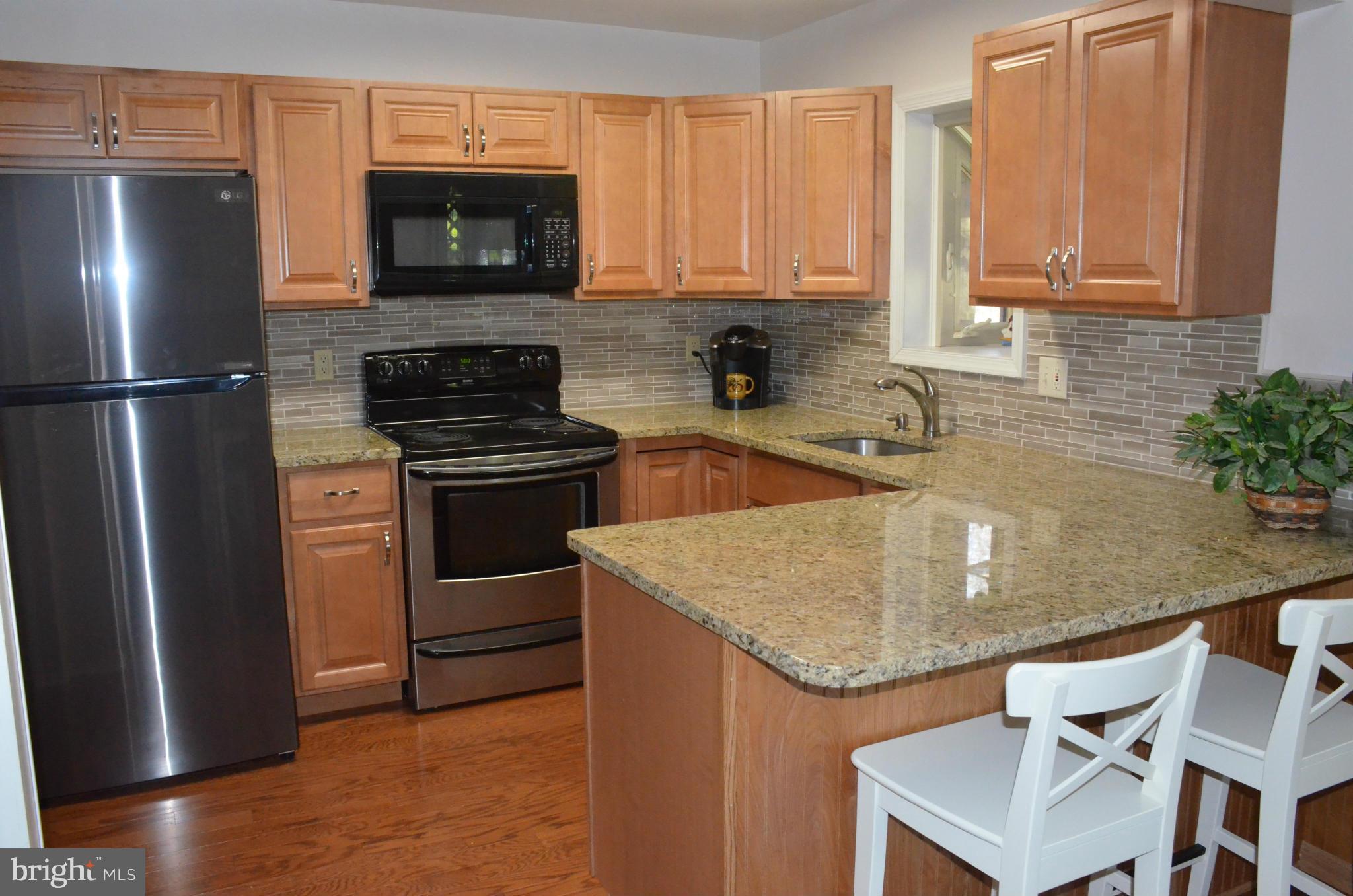 SEVEN COURTS - Residential