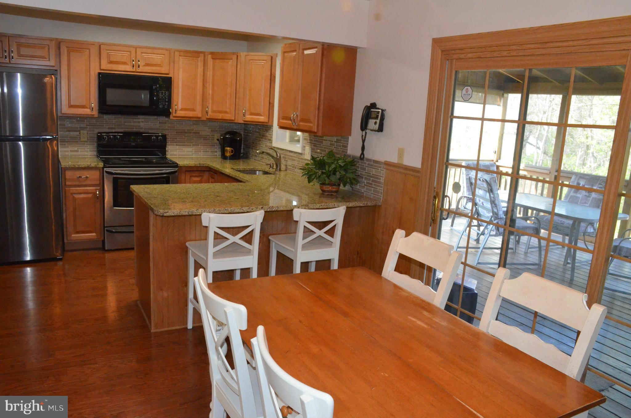 SEVEN COURTS - Residential