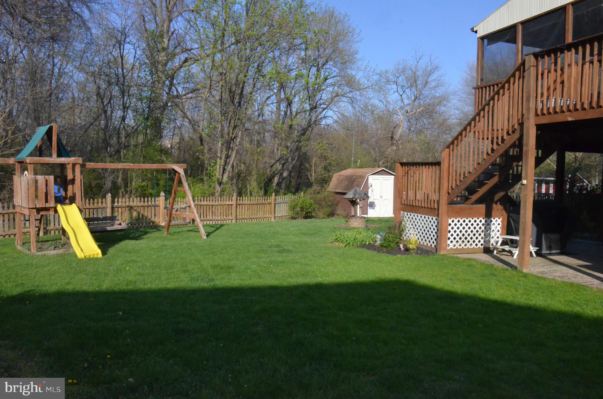 SEVEN COURTS - Residential