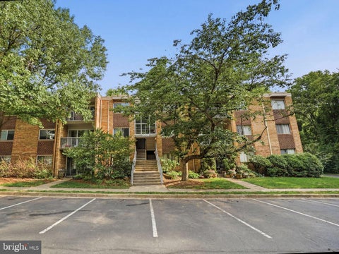 Photo of 8003 Chanute Place #8, FALLS CHURCH, VA 22042 (MLS # VAFX2321090)