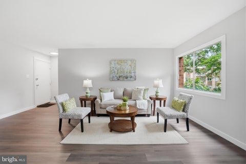 Condo For Sale - 8003 Chanute Place #8<br/> Fairfax County, FALLS CHURCH, VA 22042