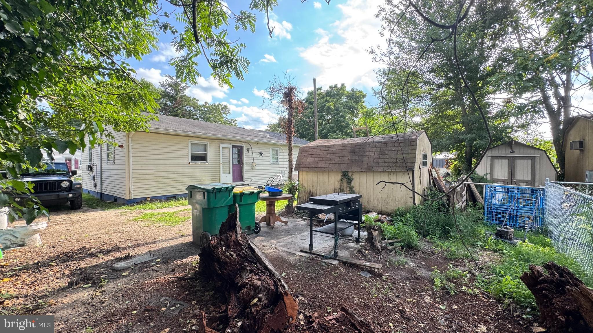 708 WOOLFORD STREET