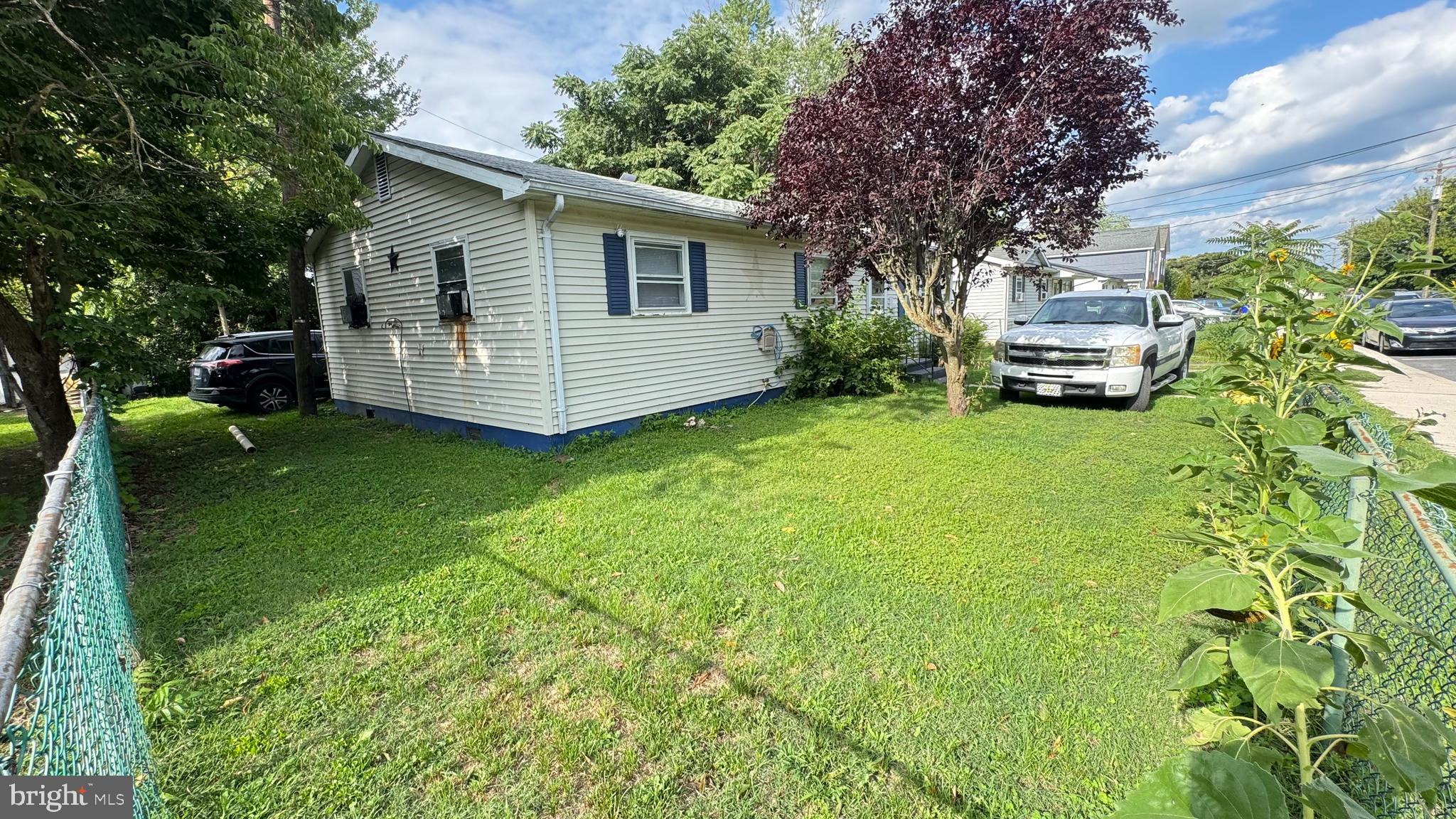 708 WOOLFORD STREET