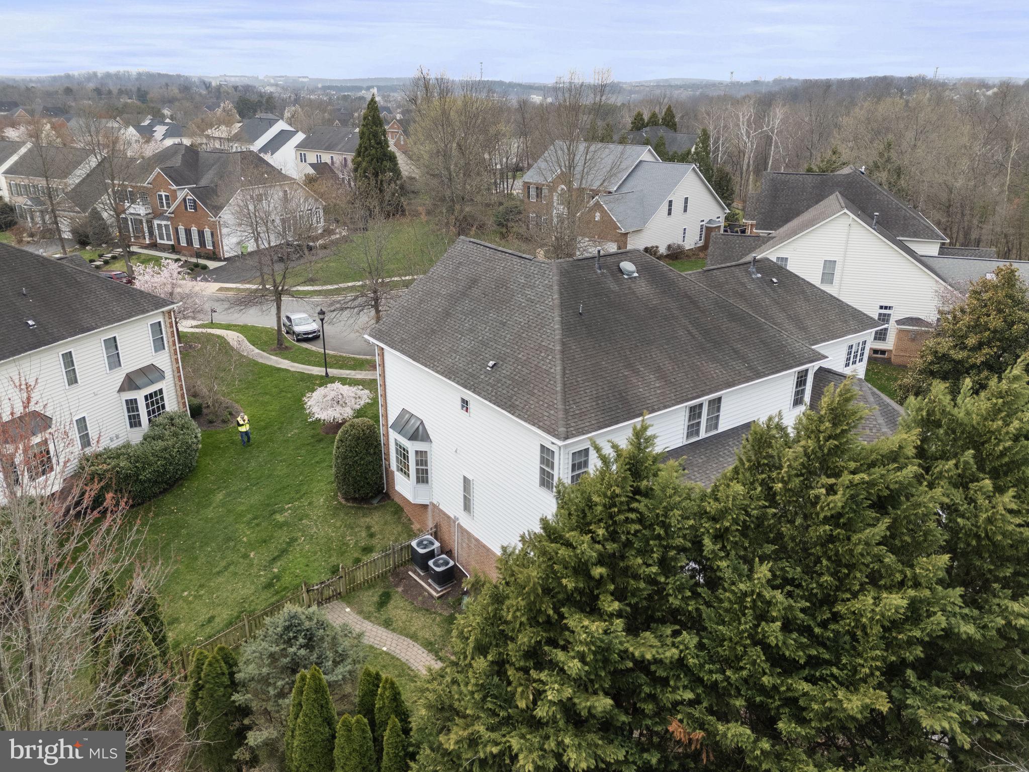 LANSDOWNE ON THE POTOMAC - Residential