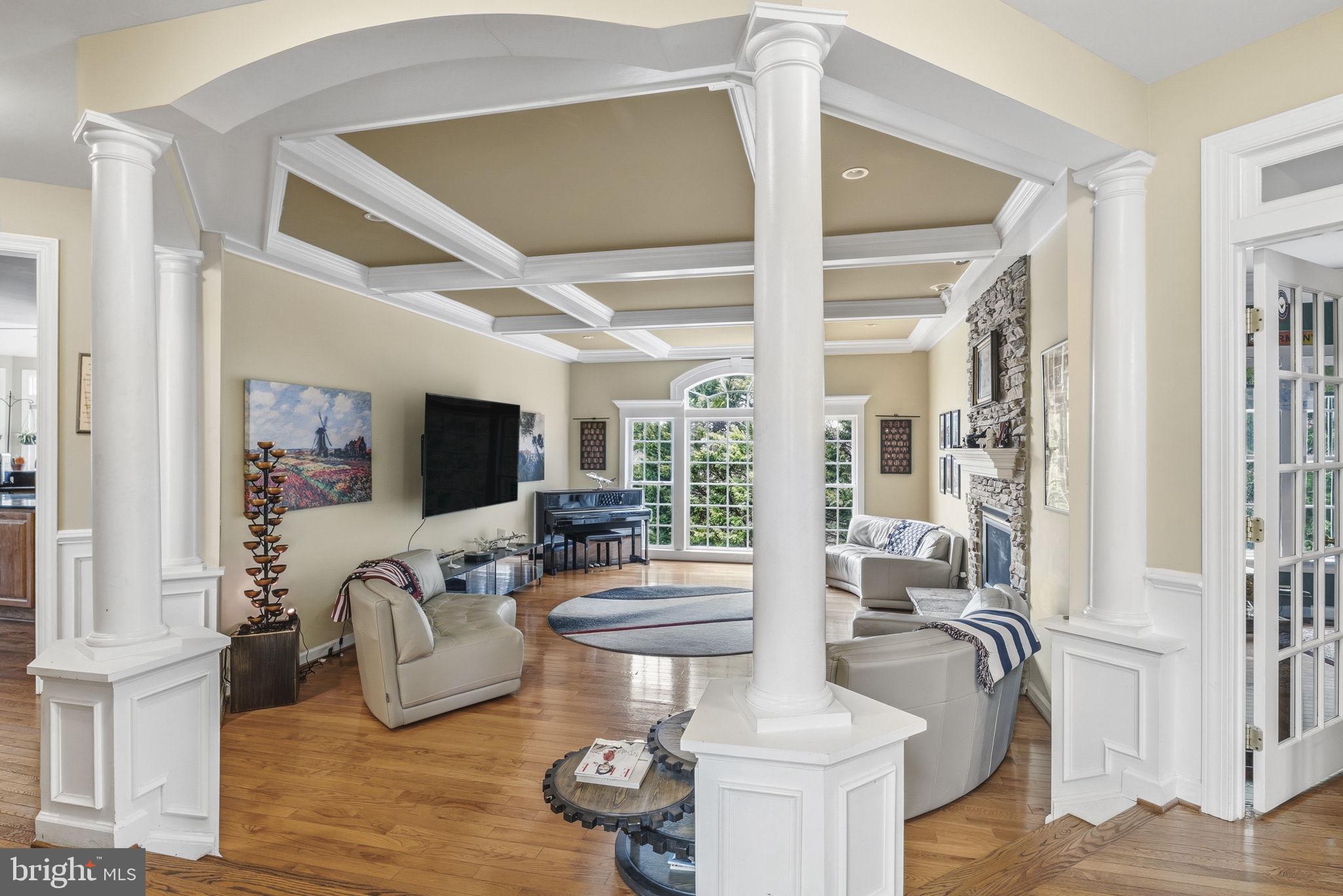 LANSDOWNE ON THE POTOMAC - Residential